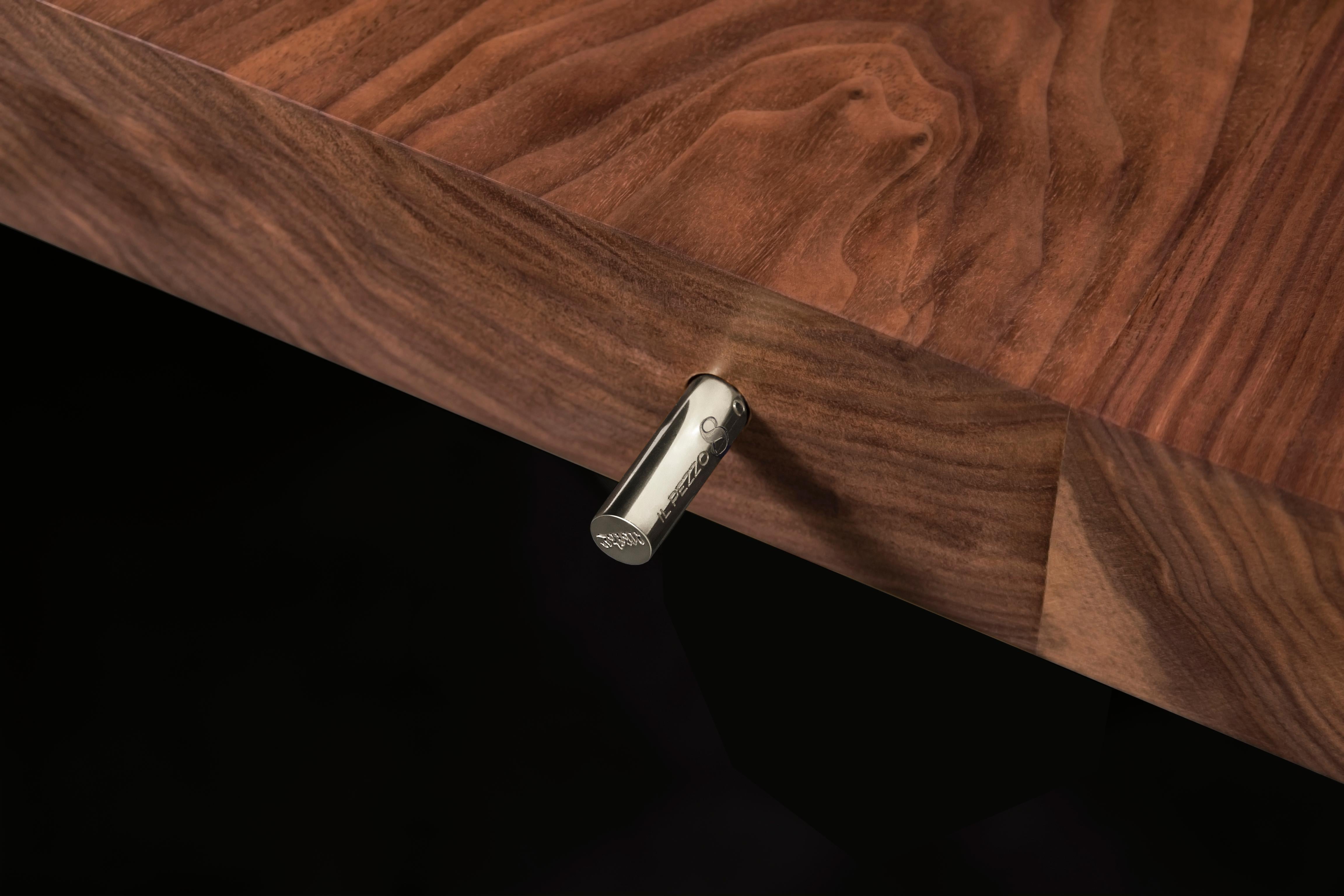 Medium Il Pezzo 8 Table by Il Pezzo Mancante In New Condition For Sale In Geneve, CH