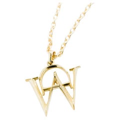 Collana con ciondolo a forma di iniziale media in oro giallo, bianco o rosa 18k con catena da 17".