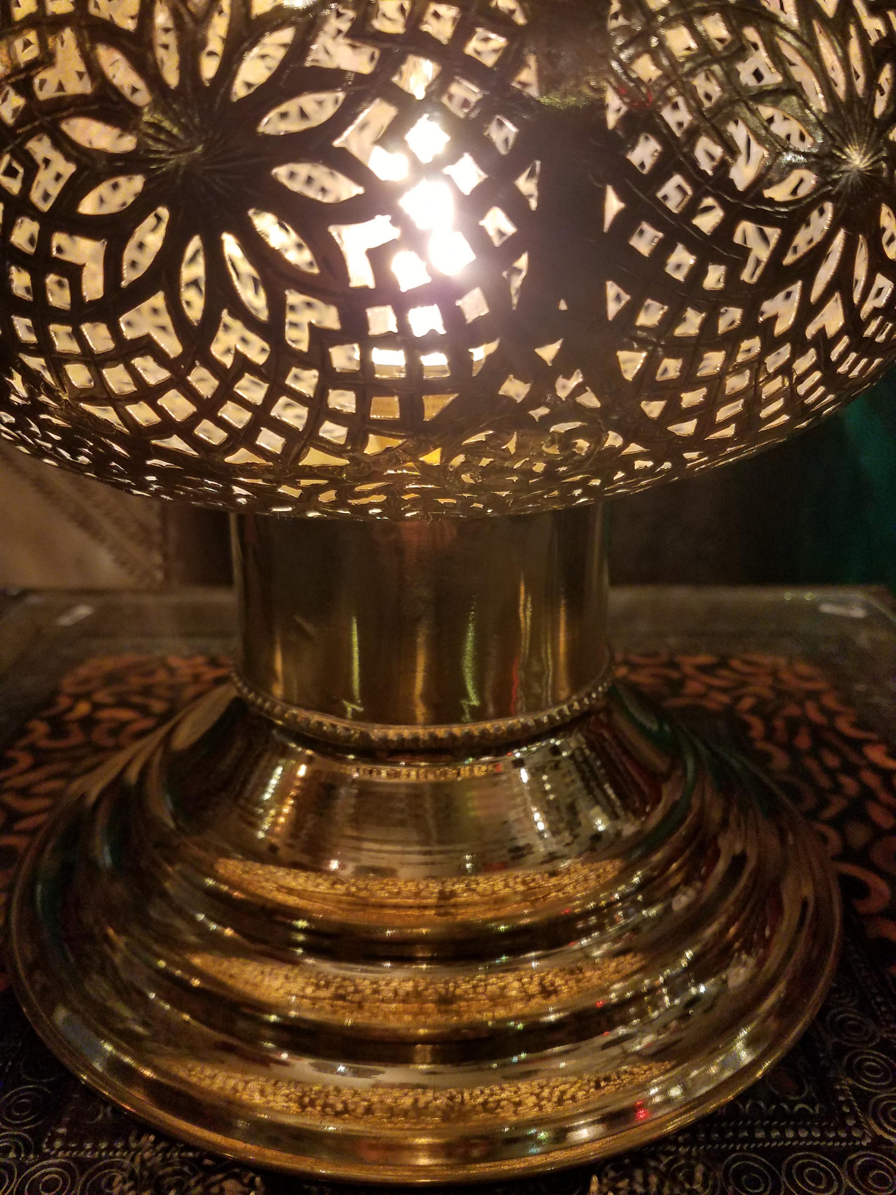 Medium Intricate Moroccan Copper Lamp or Lantern, Table Lamp In Excellent Condition In Orlando, FL