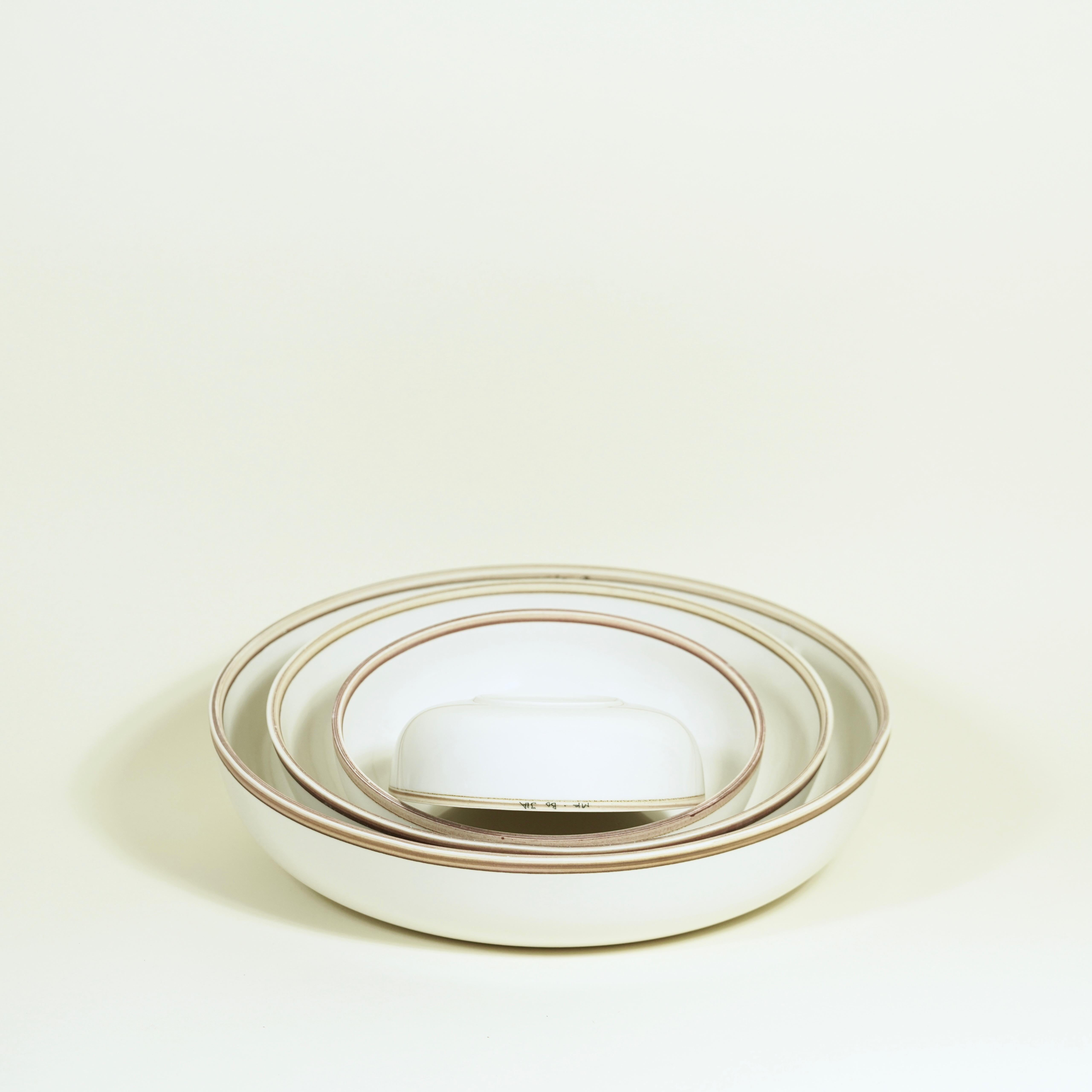 Molded Medium Ivory Glazed Porcelain Hermit Bowl with Rustic Rim