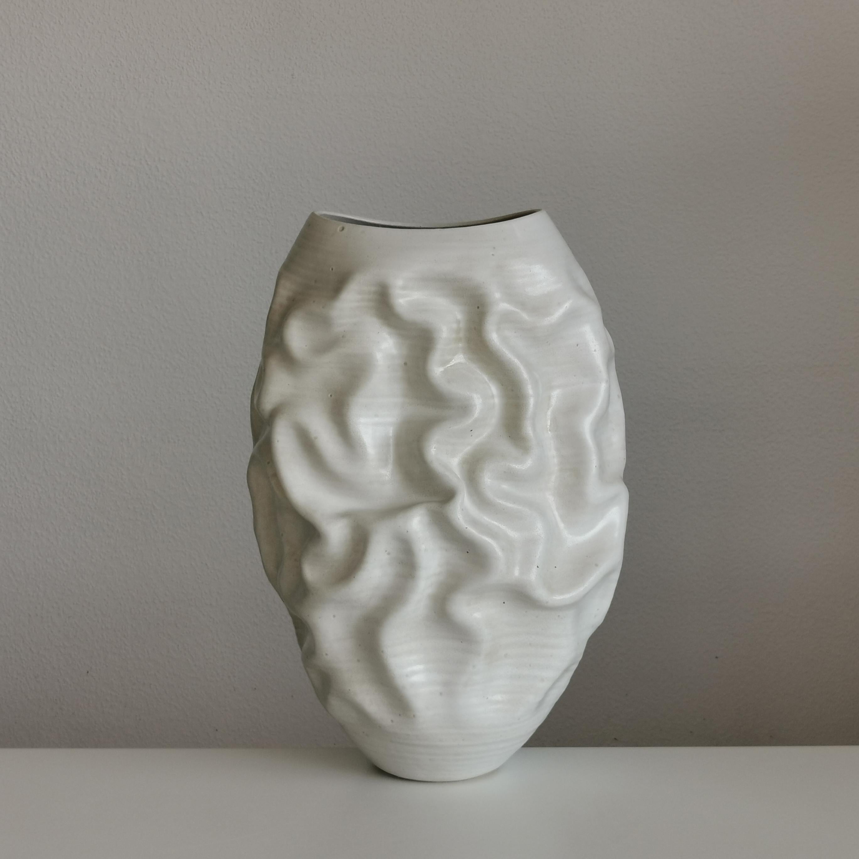 Großes weißes Dehydrated Formgefäß in dehydrierter Form, Gefäß Nr.126, Keramikskulptur im Angebot 1
