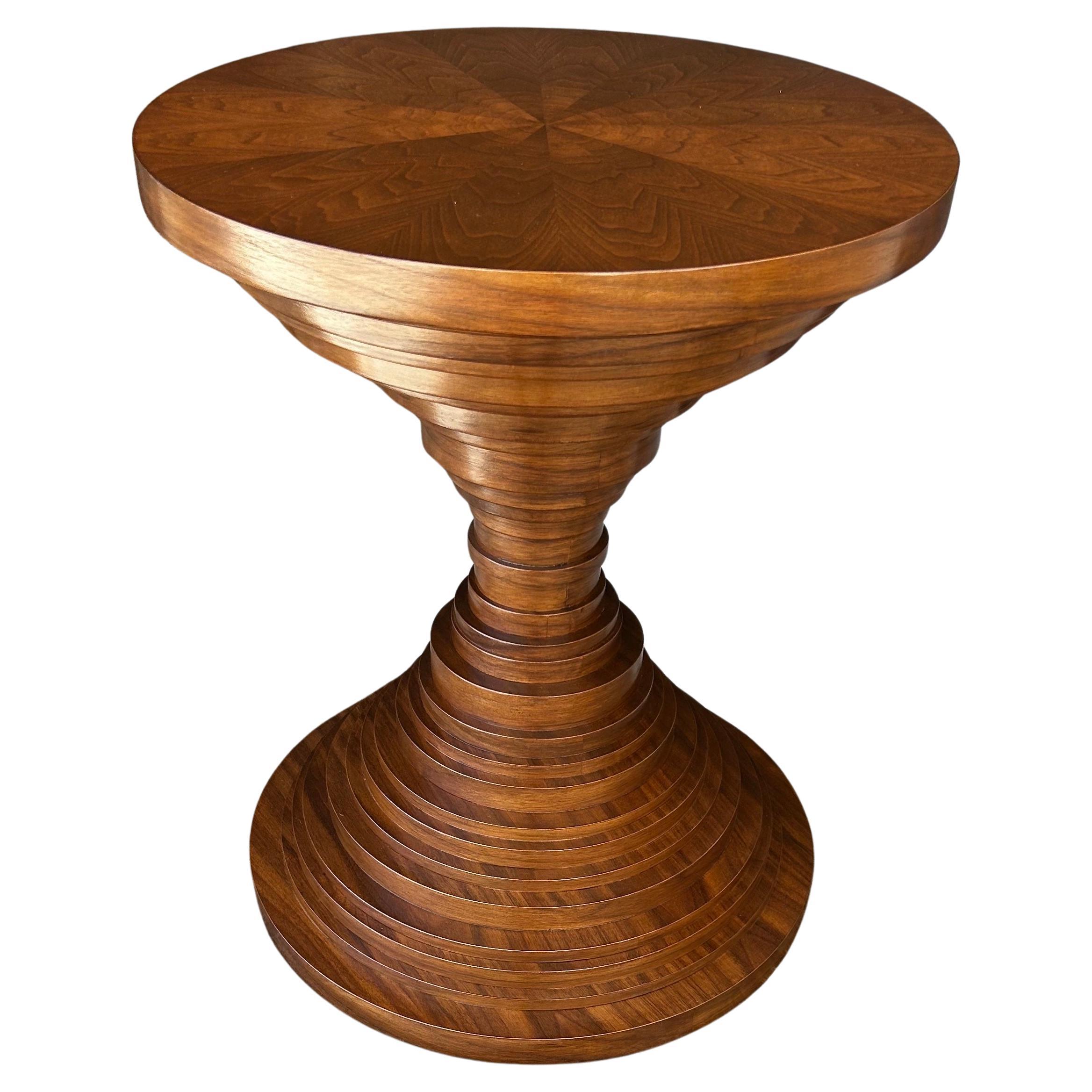 Tavolino medio in noce chiaro