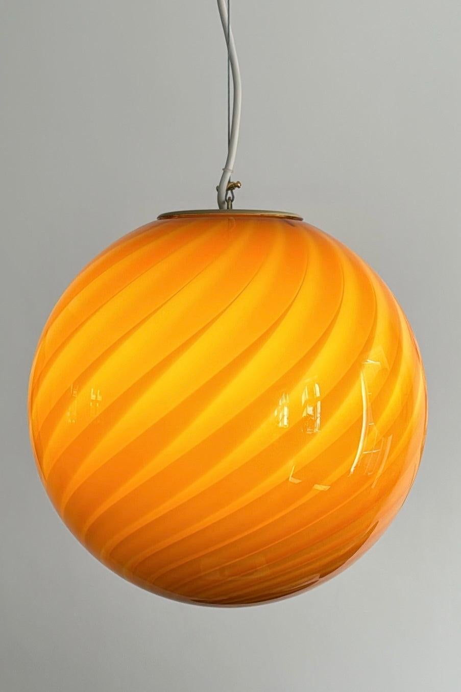 Medium Murano Vintage Candy pendant amber orange swirl glass, made in Italy In New Condition For Sale In København, DK