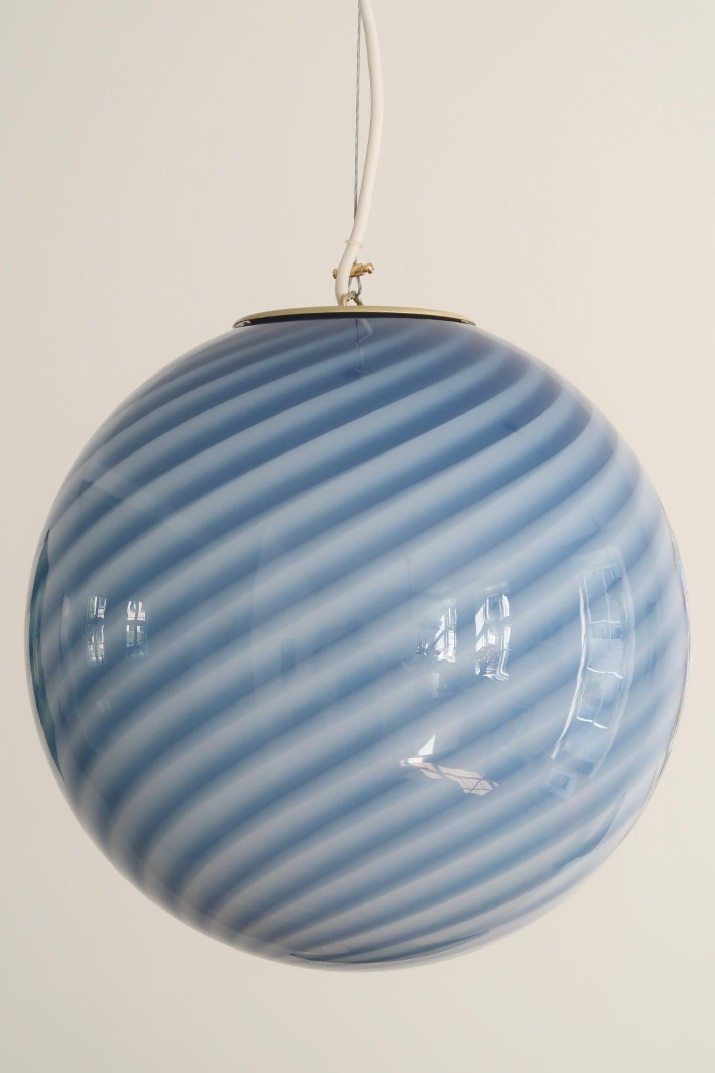 Murano Glass Medium Murano Vintage Candy pendant blue swirl, made in Italy For Sale