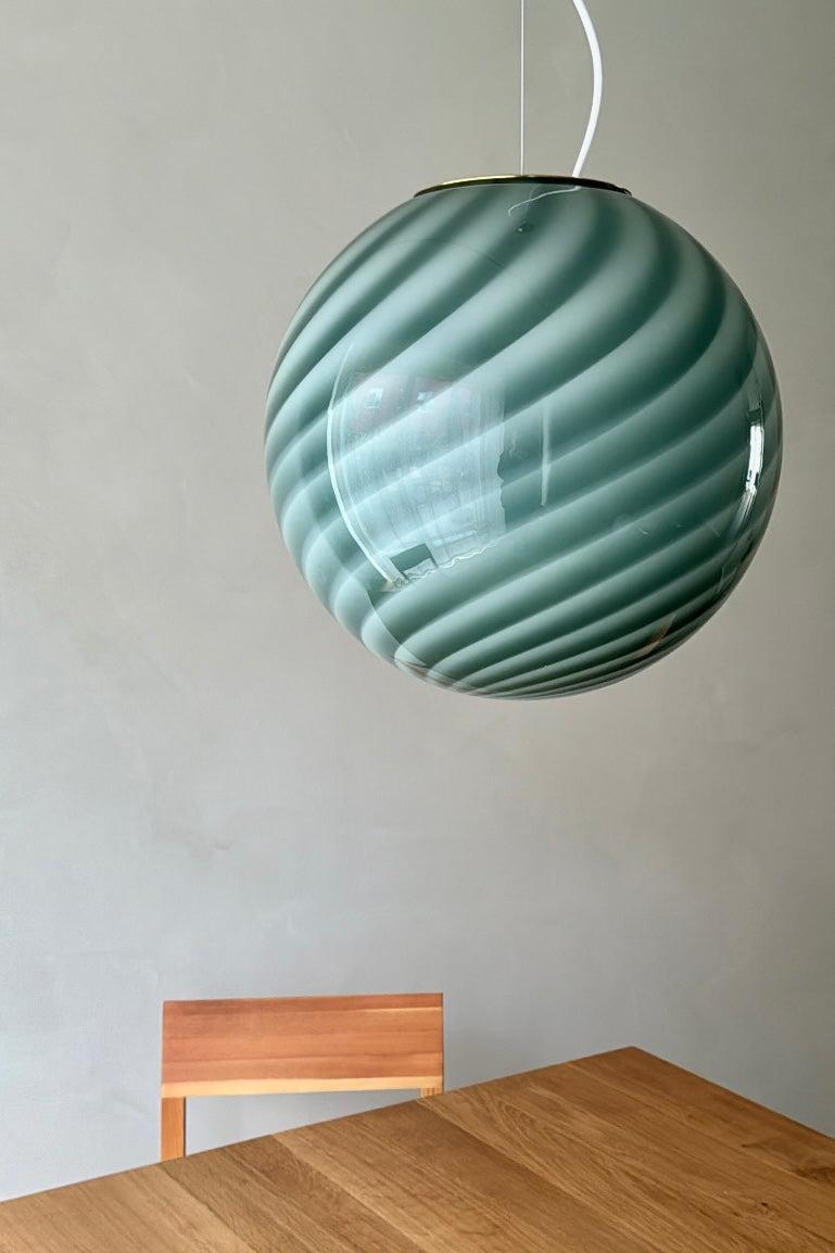Medium Murano Vintage Candy pendant green petrolium swirl glass, made in Italy In New Condition For Sale In København, DK