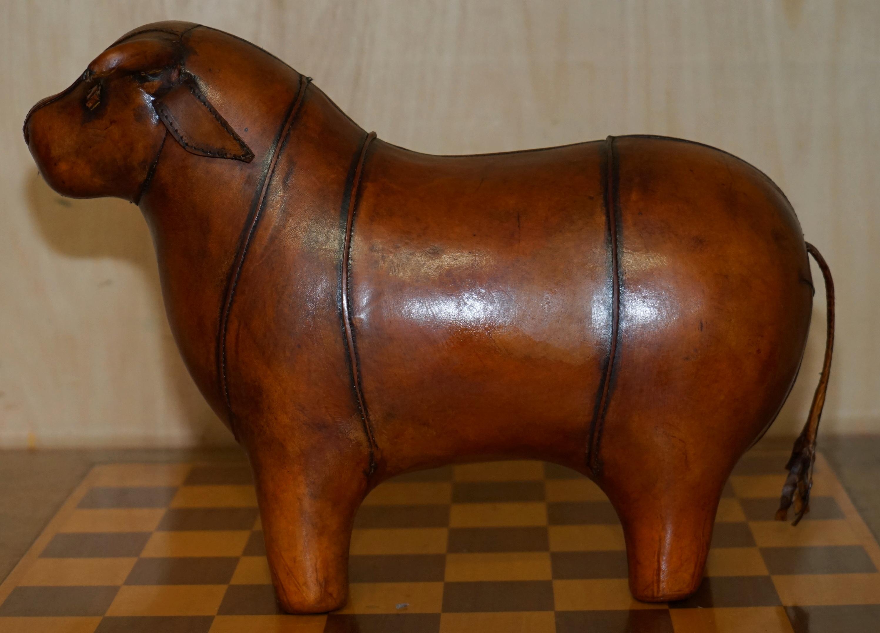 taburete mediano de cuero de toro viejo de estilo liberty omersa marrón en venta 2