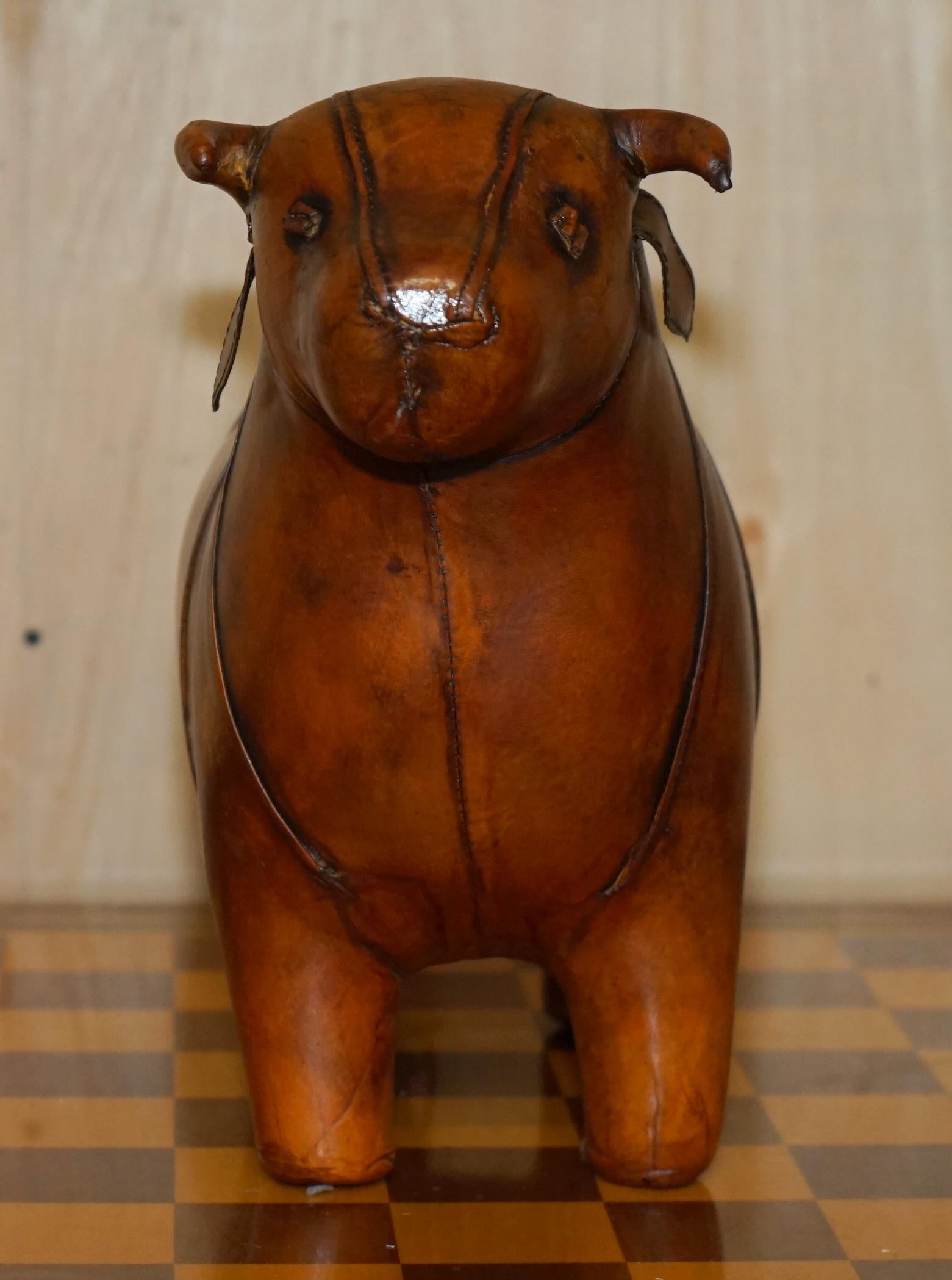 taburete mediano de cuero de toro viejo de estilo liberty omersa marrón en venta 5