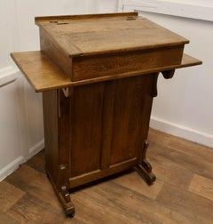 Medium Oak Hotel Restaurant Reception Hostess Greeting Station, Greeter