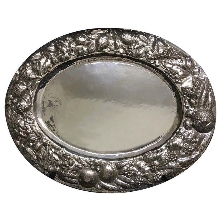 Medium Oval Platter For Sale at 1stDibs