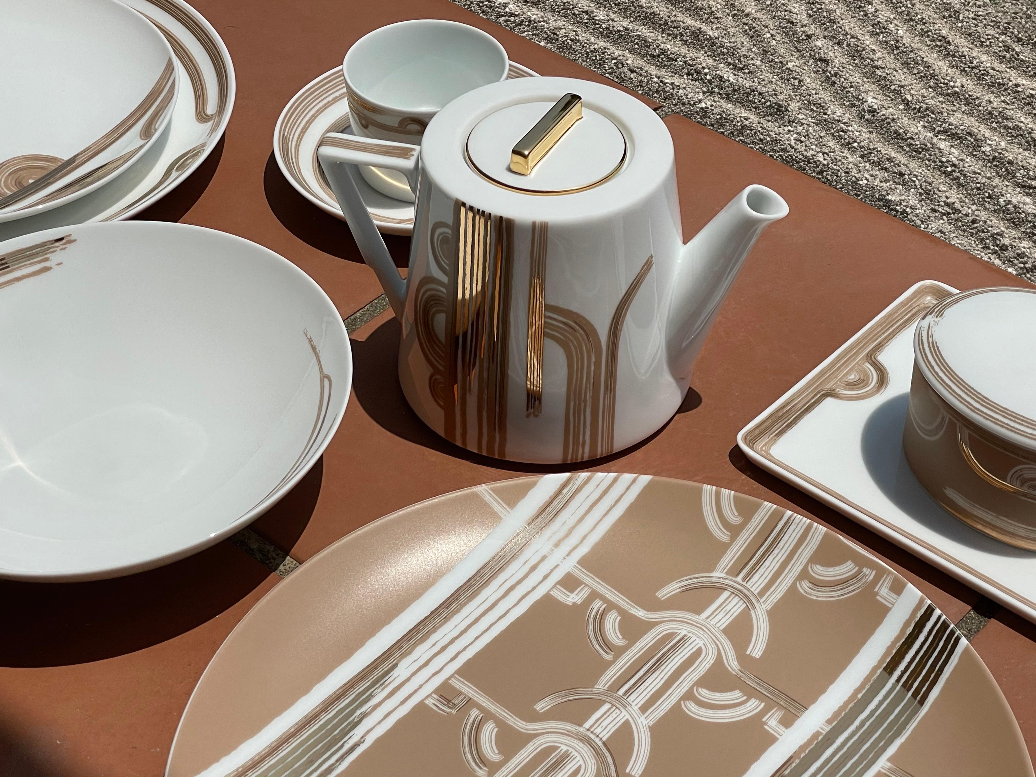 Modern Medium Oval Serving Plate Art Déco Garden André Fu Living Tableware New For Sale