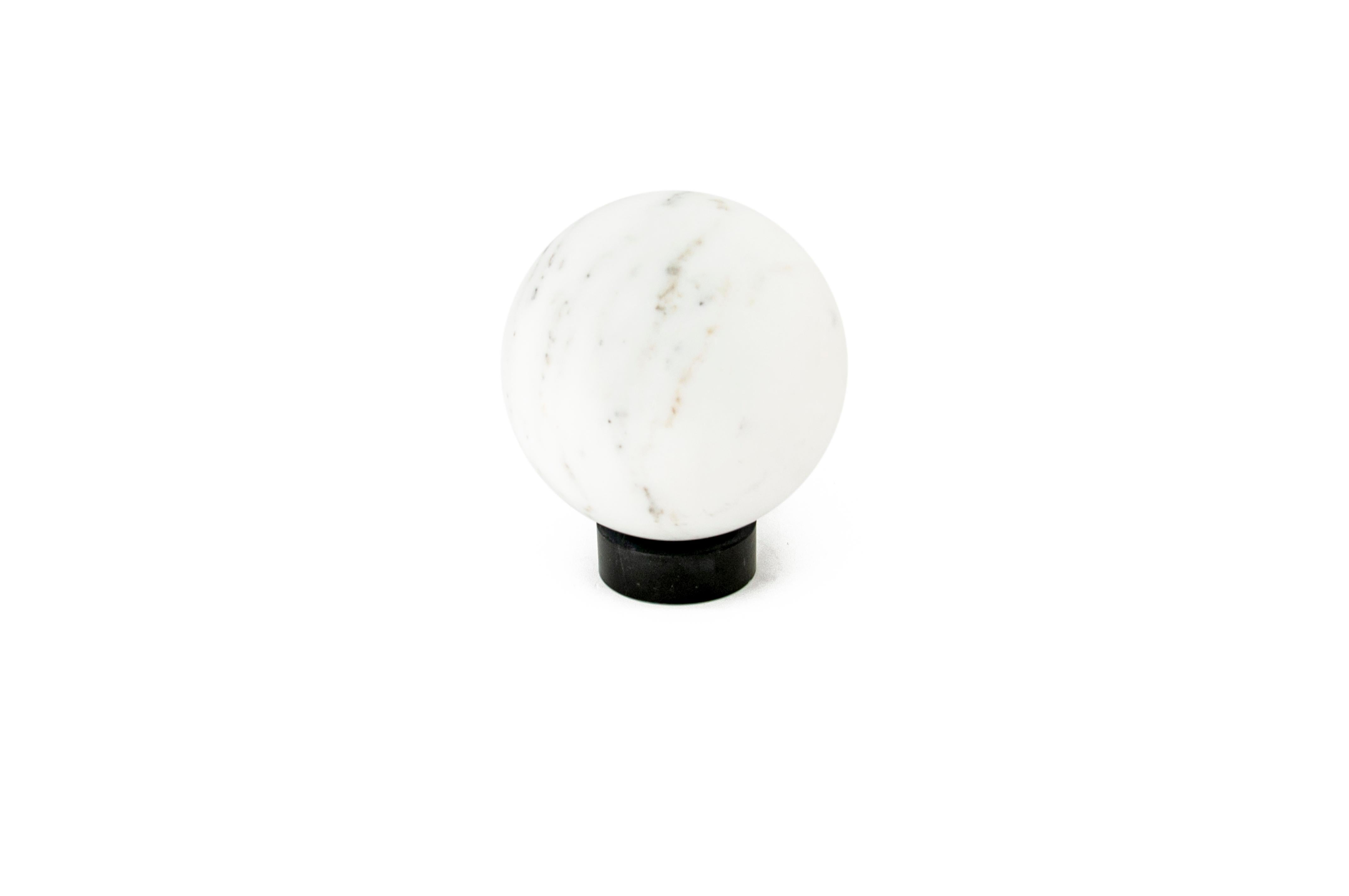 Handmade Medium Paperweight with Sphere Shape in Satin White Carrara Marble For Sale 3