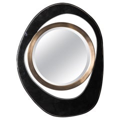 Mittelgroßer Spiegel "Pfau" aus schwarzer Federschale, Bronze-Patina-Messing von R&Y Augousti 