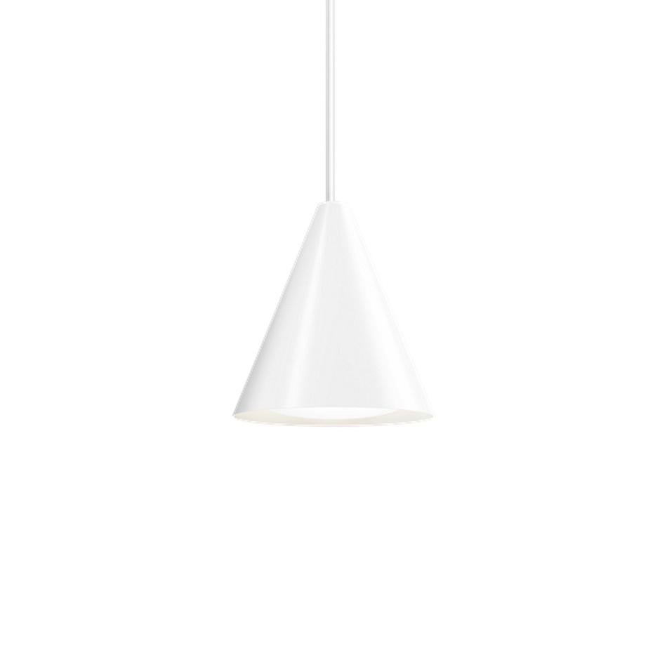 Medium pendant lamp by Louis Poulsen
Measures: Width x height x length (mm)
250 x 270 x 250, 3,7 kg
Material: Spun aluminium. Built-in curved diffusor: Injection moulded polycarbonate. Canopy: Yes, cord length: 4 m. The lamp is fitted with an