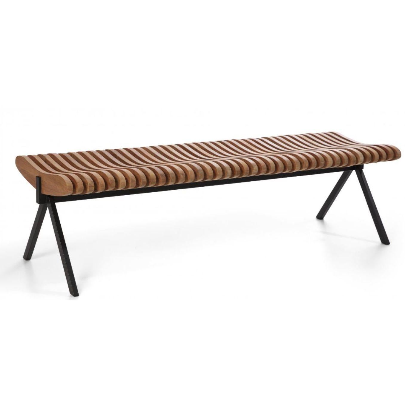 Postmoderne Banc en teck Perlude de taille moyenne de Caroline Voet en vente