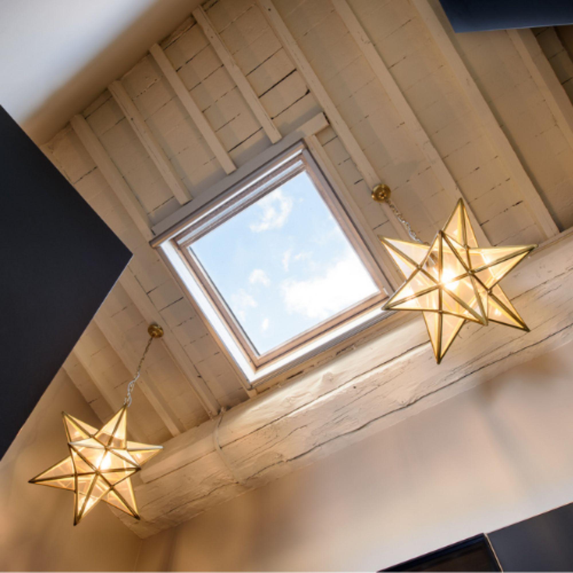 Medium Pointed Star Suspension with Brass Structure and Glass In New Condition For Sale In Firenze, FI