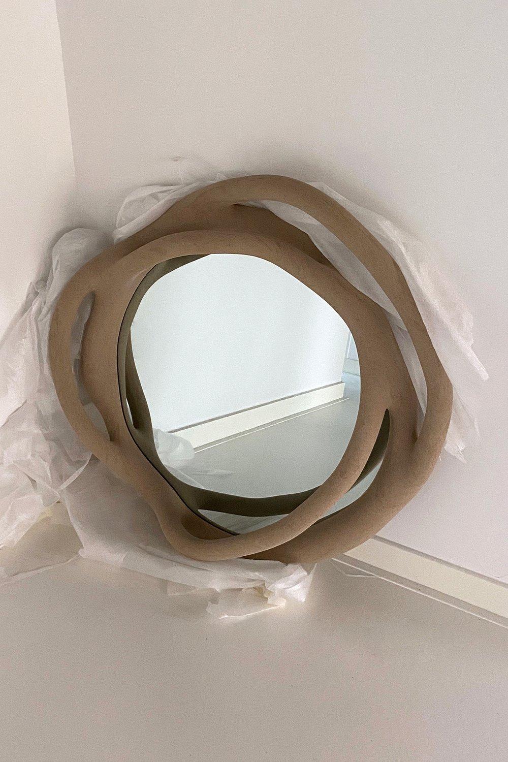 Miroir mural Portal beige en sable et nylon par Hot Wire Extensions en vente 7