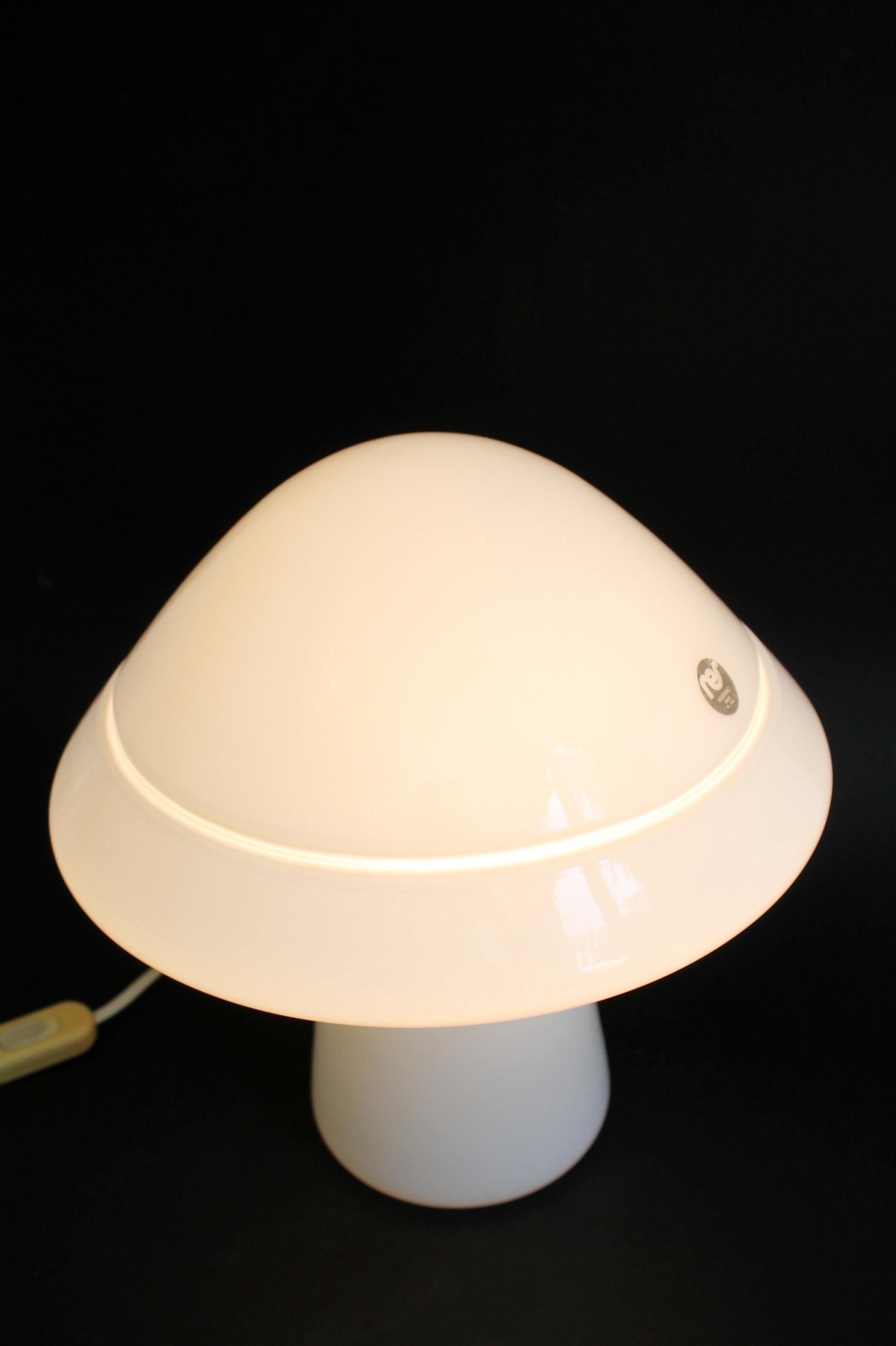 Medium RES Murano, Italy White Glass Atomic Table Lamp 1970s, Pristine 7