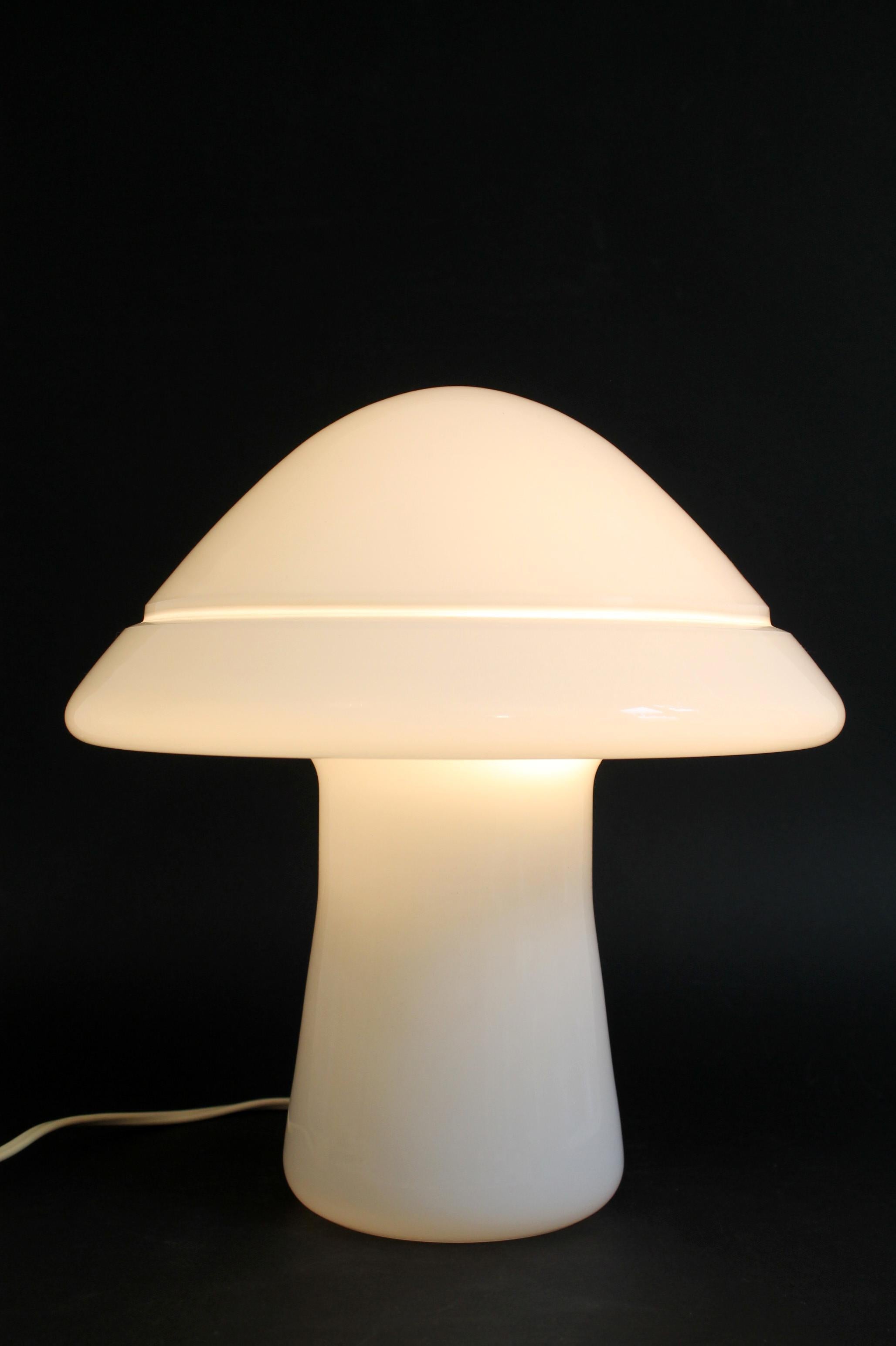 Italian Medium RES Murano, Italy White Glass Atomic Table Lamp 1970s, Pristine