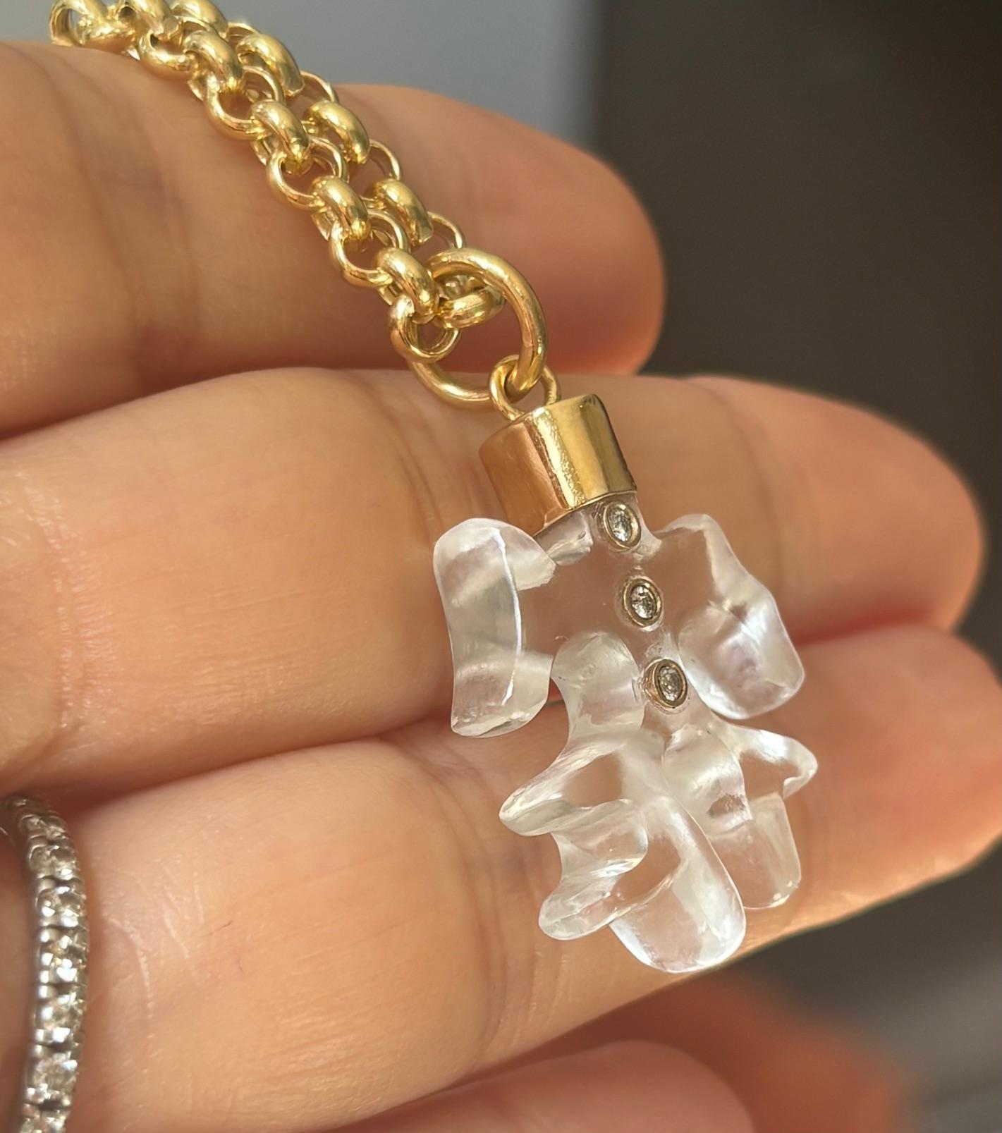 Ciondolo medio in cristallo di rocca e diamanti a forma di corallo con CAP personalizzato in oro 14k In condizioni Nuovo in vendita a New York, NY
