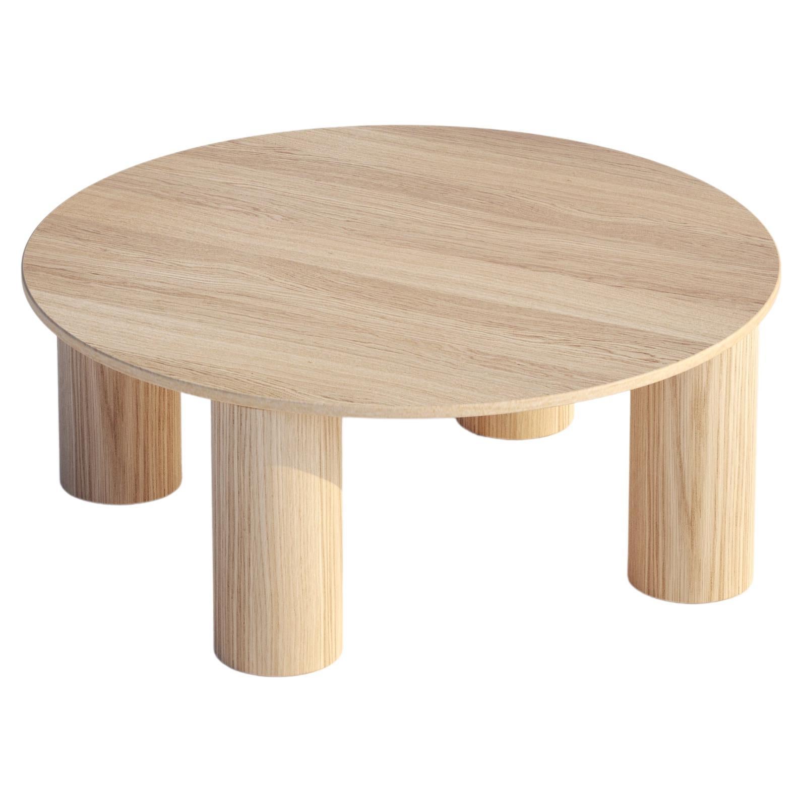 Medium Round Living Room Table in Oak, Natural Oak For Sale