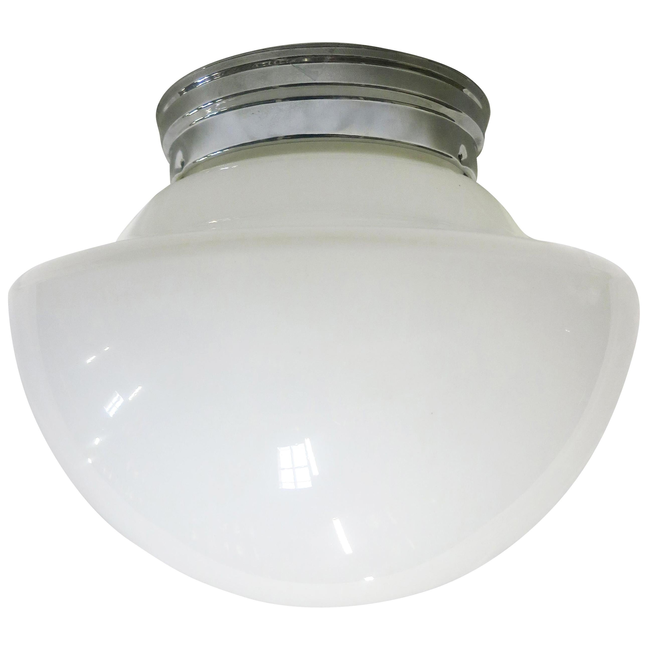 Lampe d’école suspendue globe de taille moyenne en verre en forme de cloche en vente