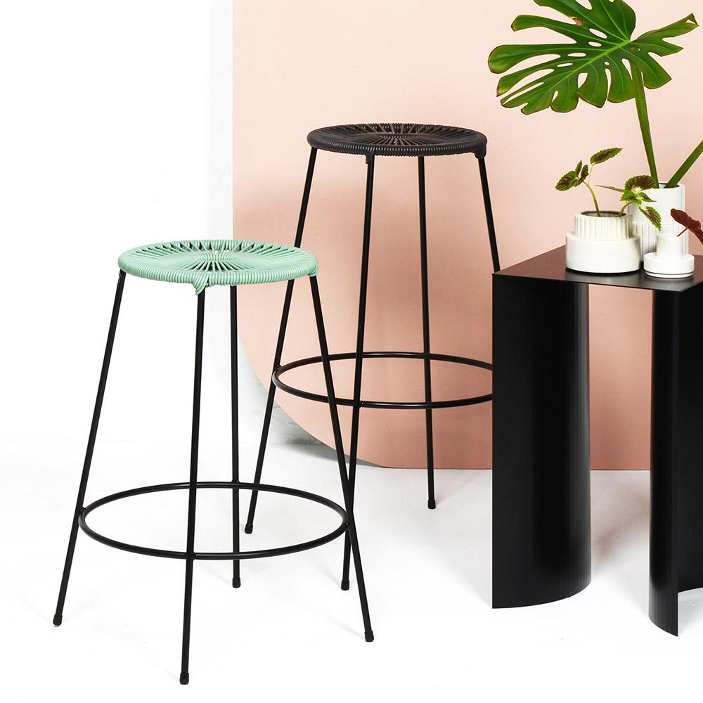 Postmoderne Tabouret de bar Acapulco vert de mer de taille moyenne par OK Design en vente