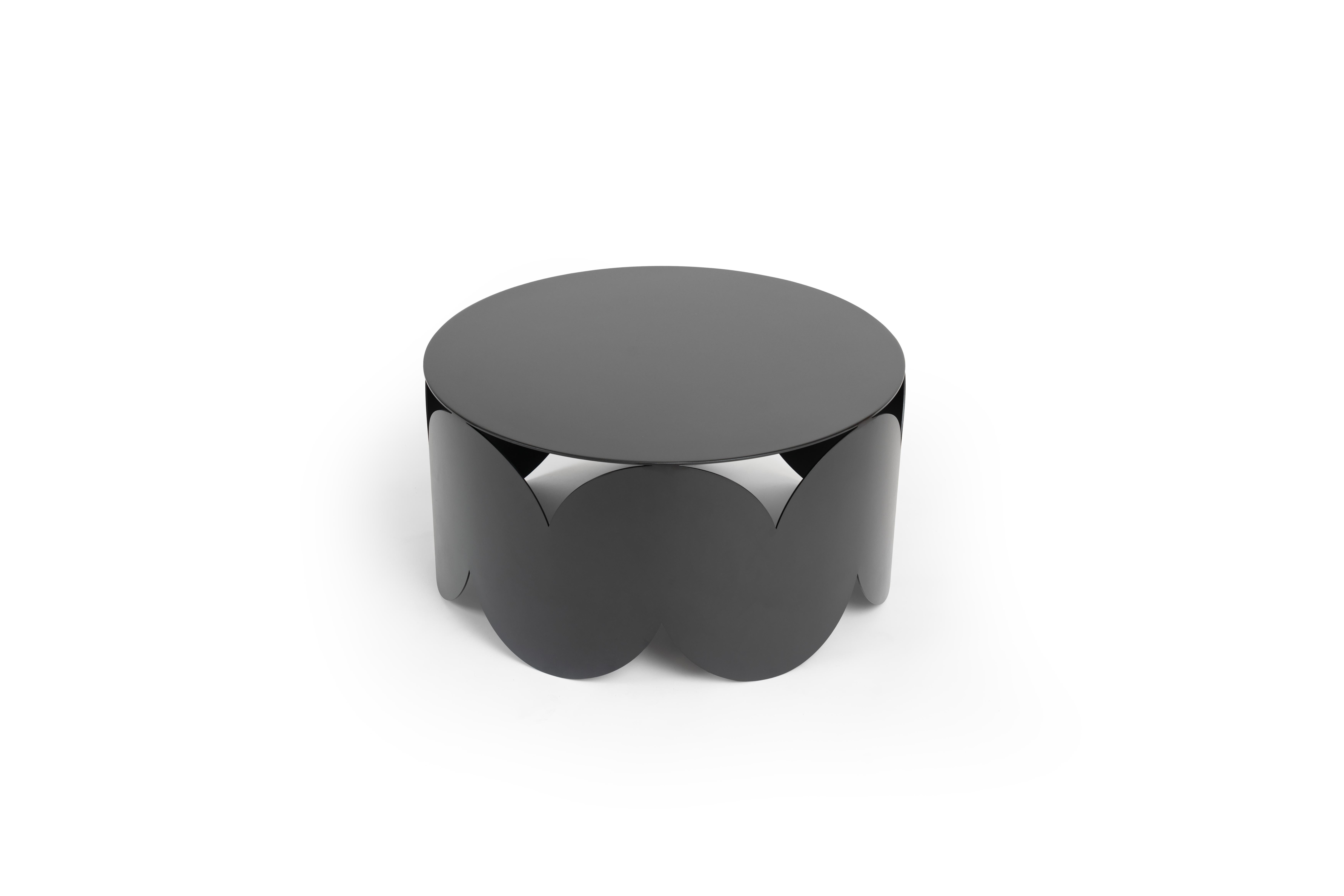 Postmoderne Table basse serpentine moyenne par RALPH M en vente