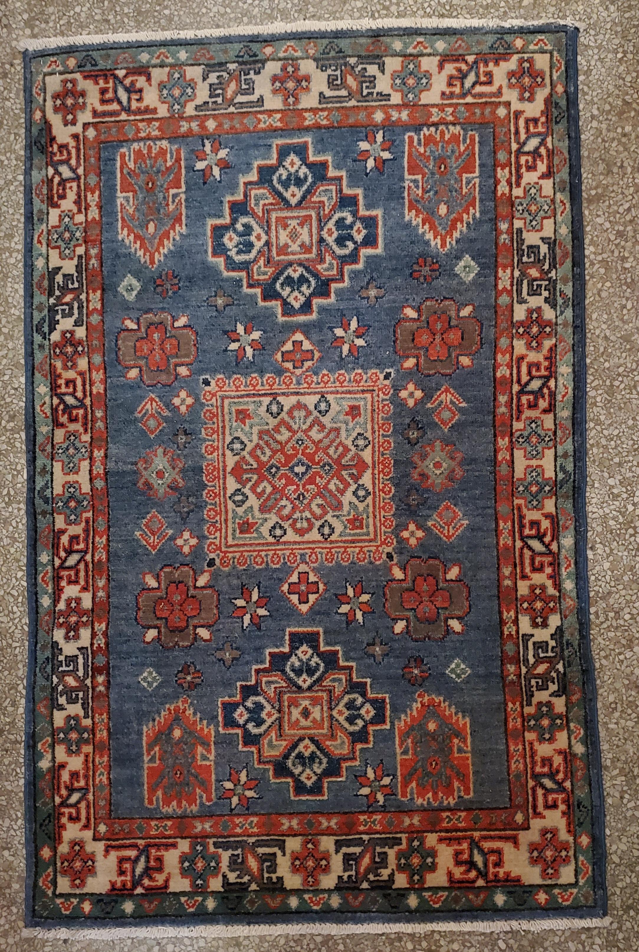 Medium Size Asian Area Rug, Colorful / 1076 In New Condition For Sale In Orlando, FL