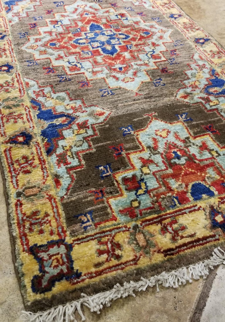 Medium Size Asian Area Rug, Colorful / 209 In New Condition For Sale In Orlando, FL