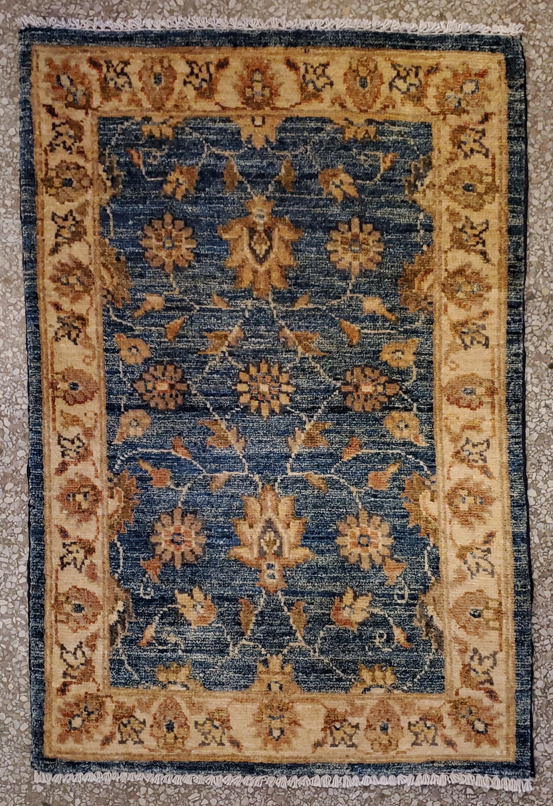 Medium Size Asian Area Rug, Colorful / 215 In New Condition For Sale In Orlando, FL