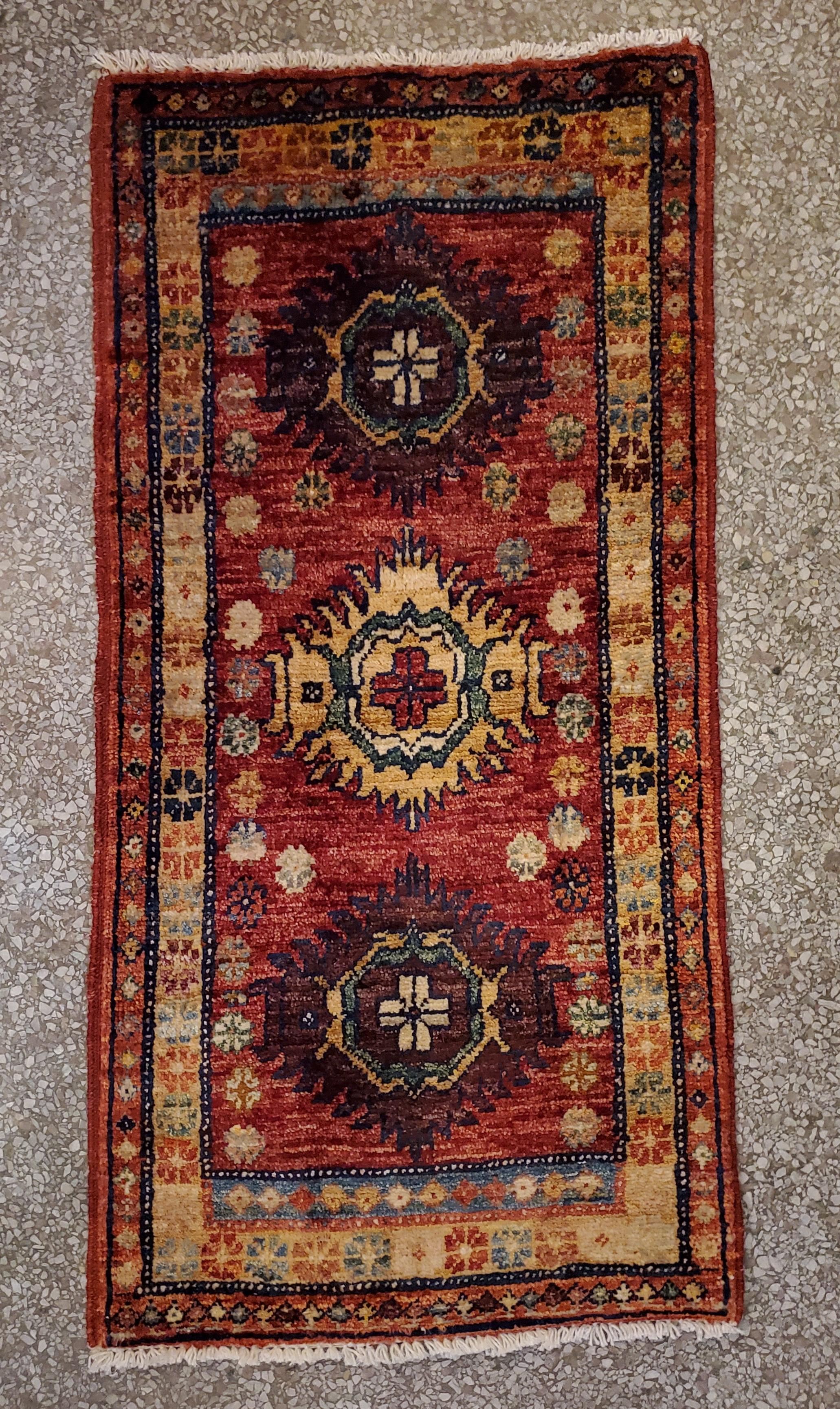 Medium Size Asian Area Rug, Colorful / 217 In New Condition For Sale In Orlando, FL