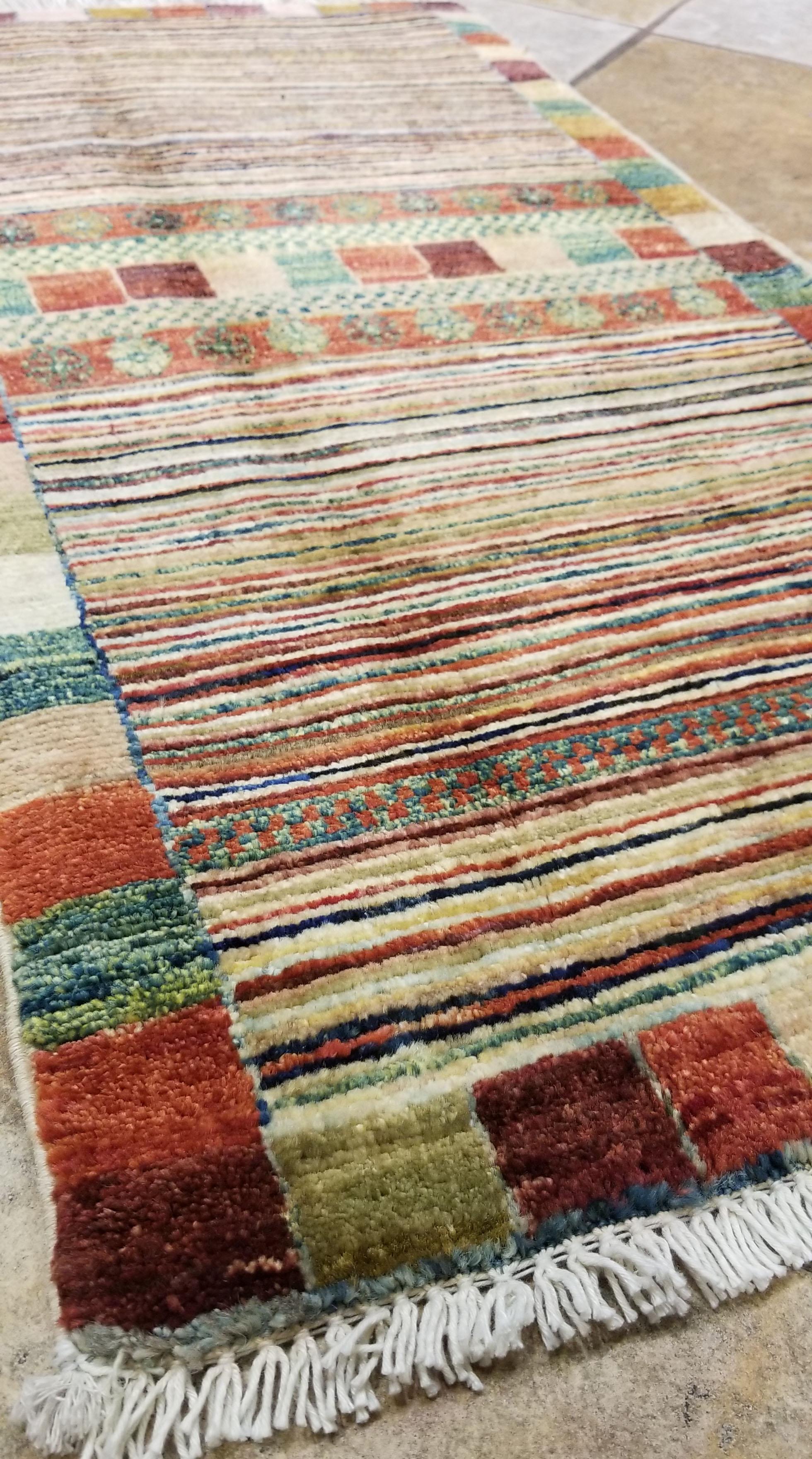 Medium Size Asian Bedside Carpet, Colorful / 197 In New Condition For Sale In Orlando, FL