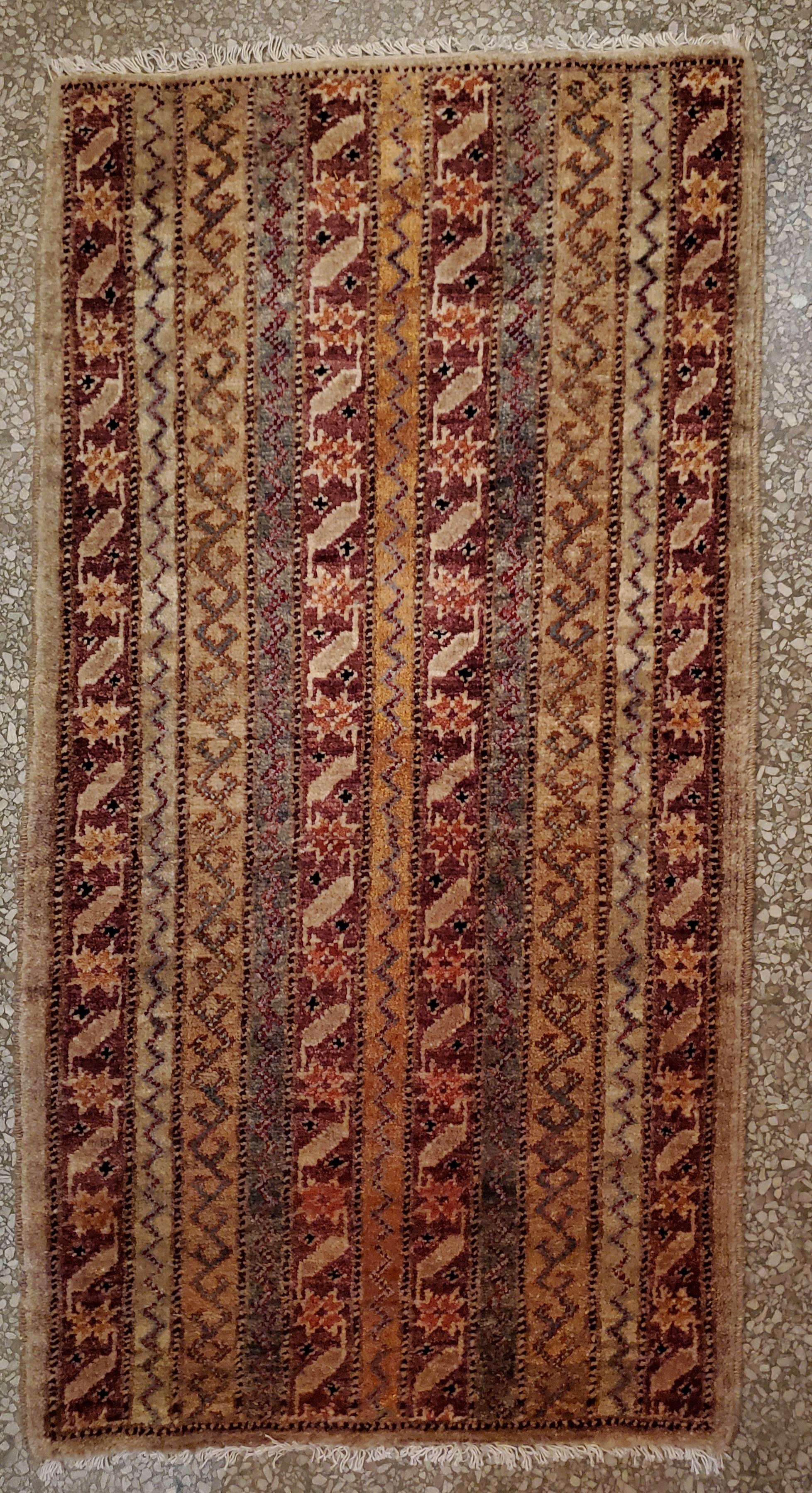 Medium Size Asian Persian Rug, Colorful / 219++ In New Condition For Sale In Orlando, FL