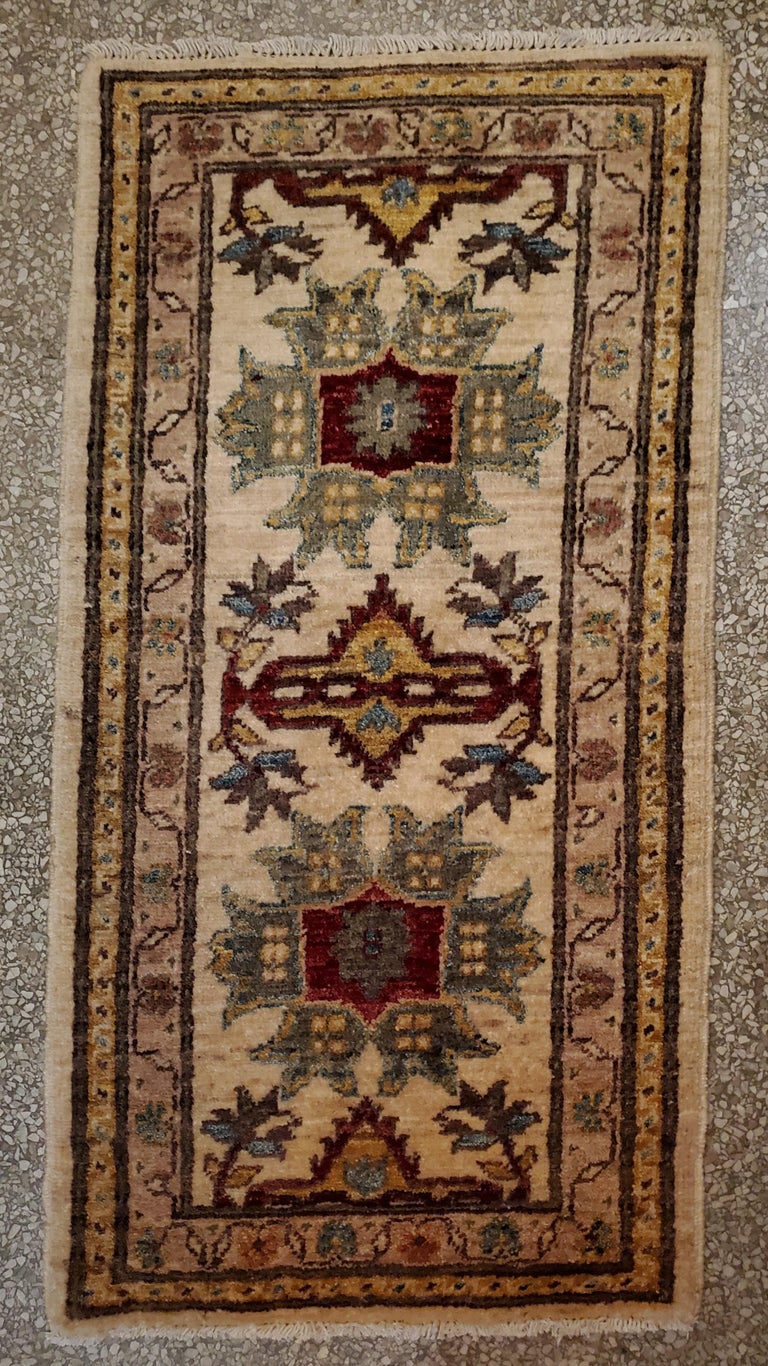 Medium Size Asian Persian Rug, Soft and Colorful / 221 In New Condition For Sale In Orlando, FL