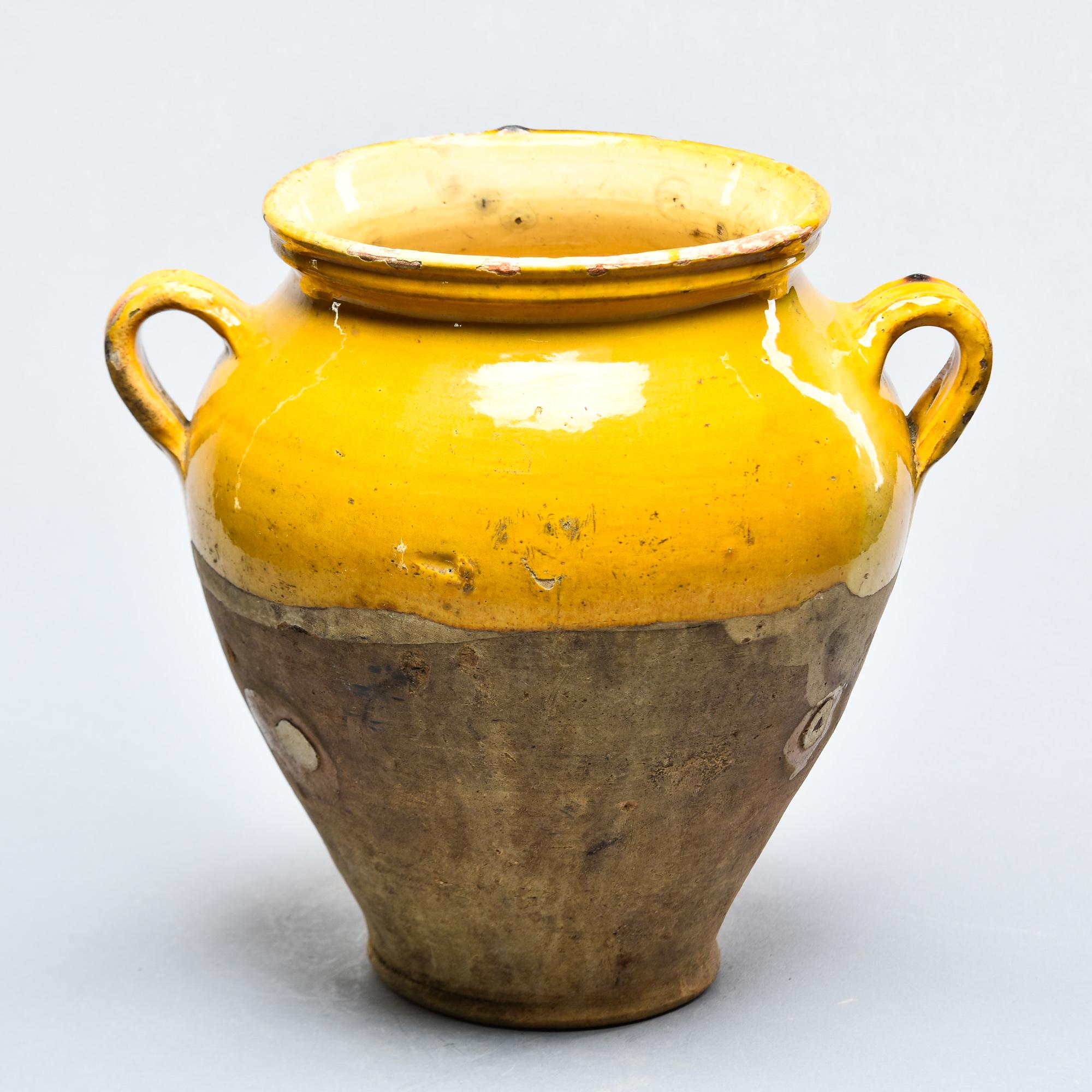 Medium Size French Early 20th C Yellow Confit Jar In Good Condition In Troy, MI