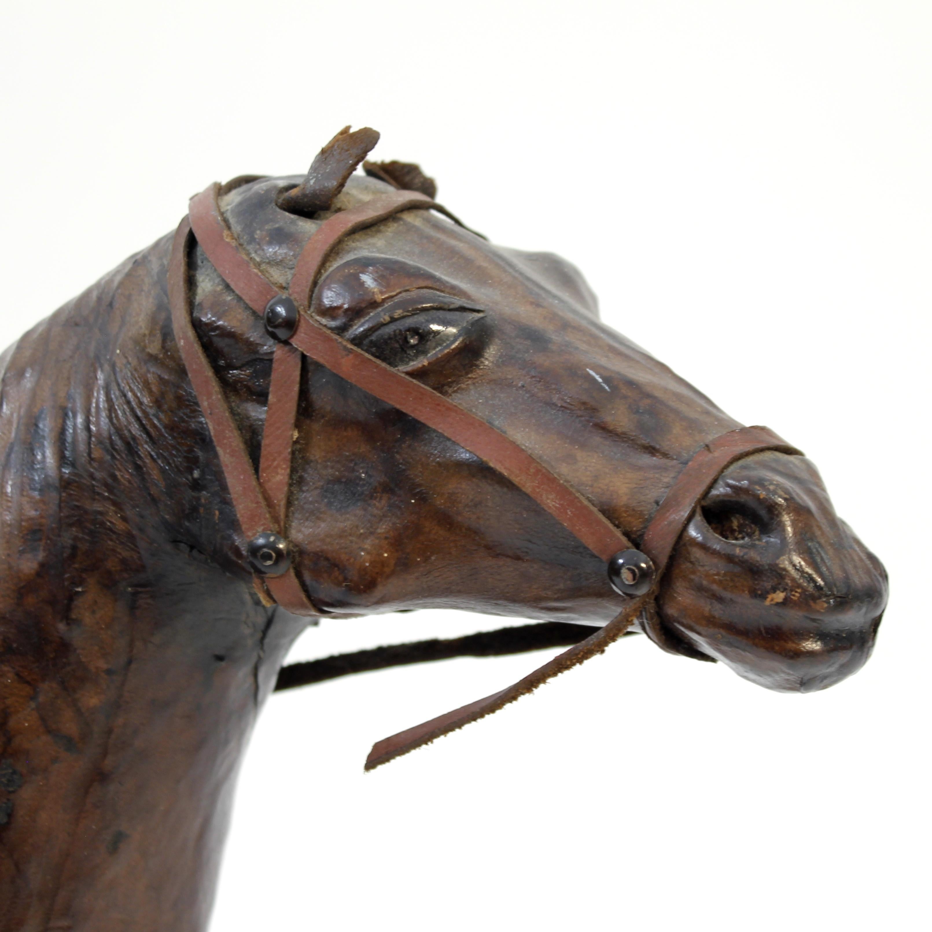 Medium size French horse model in genuine leather, 1970s For Sale 4