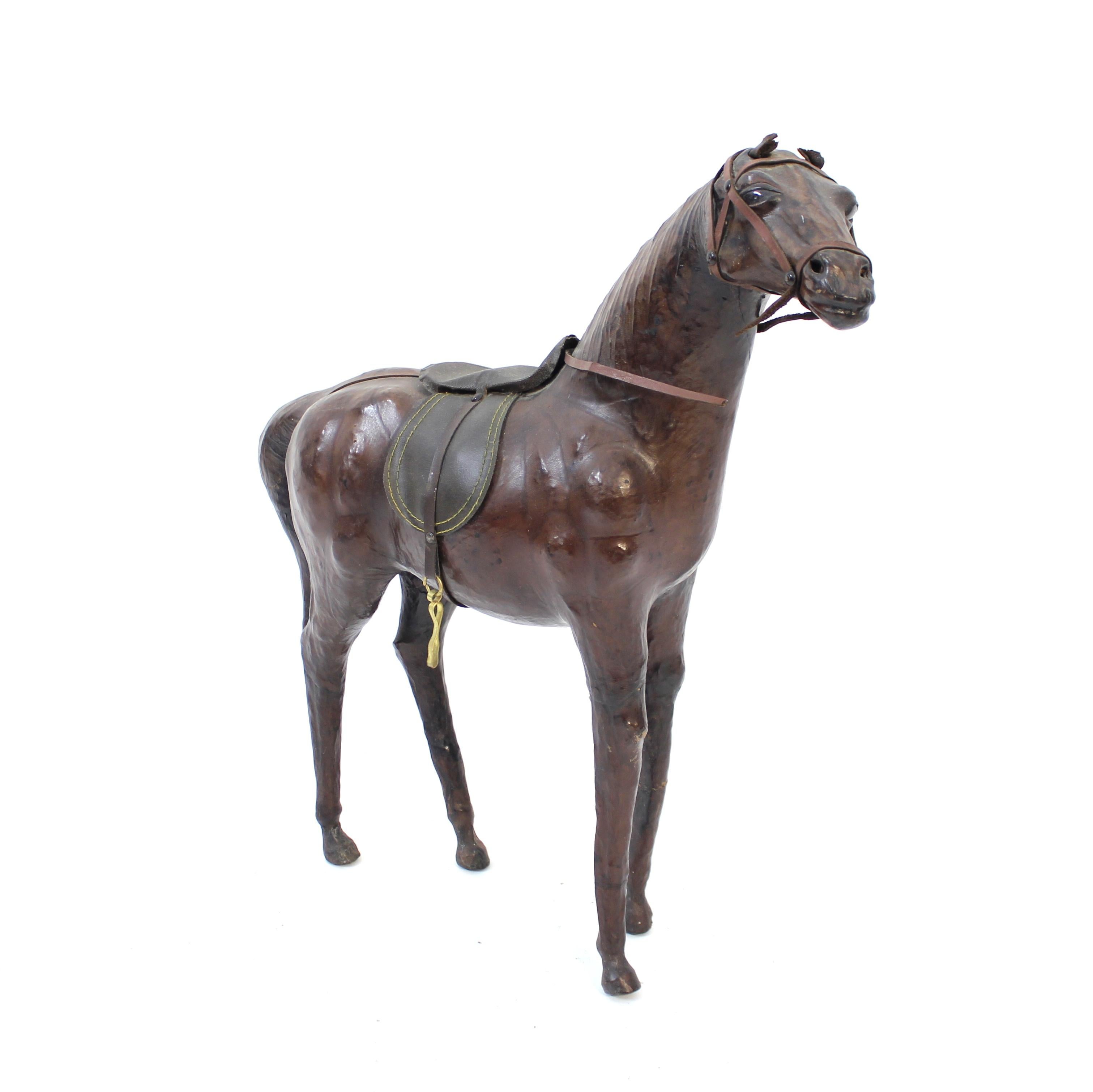 Français Modèle français de cheval de taille moyenne en cuir véritable, années 1970 en vente