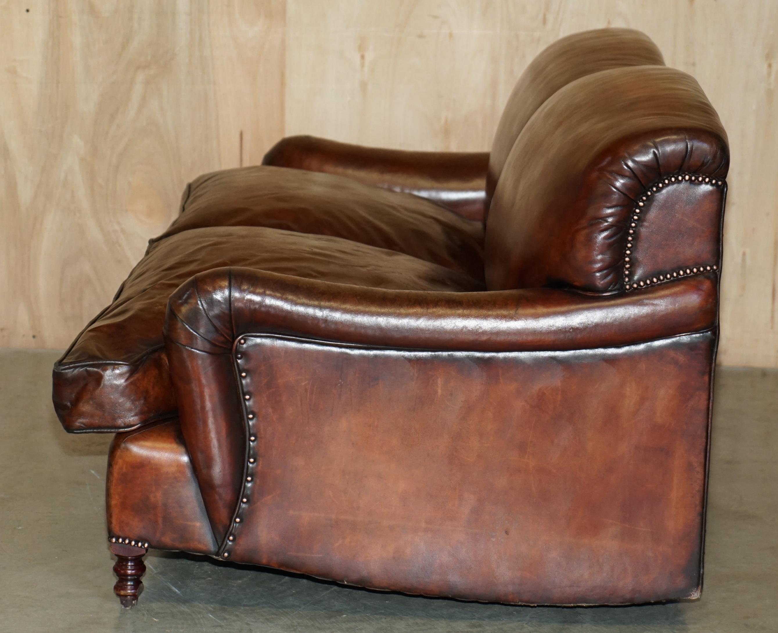 MEDIUM SIZE GEORGE SMITH HOWARD & SON'S BROWN LEATHER SIGNATURE SCROLL ARM SOFA im Angebot 9
