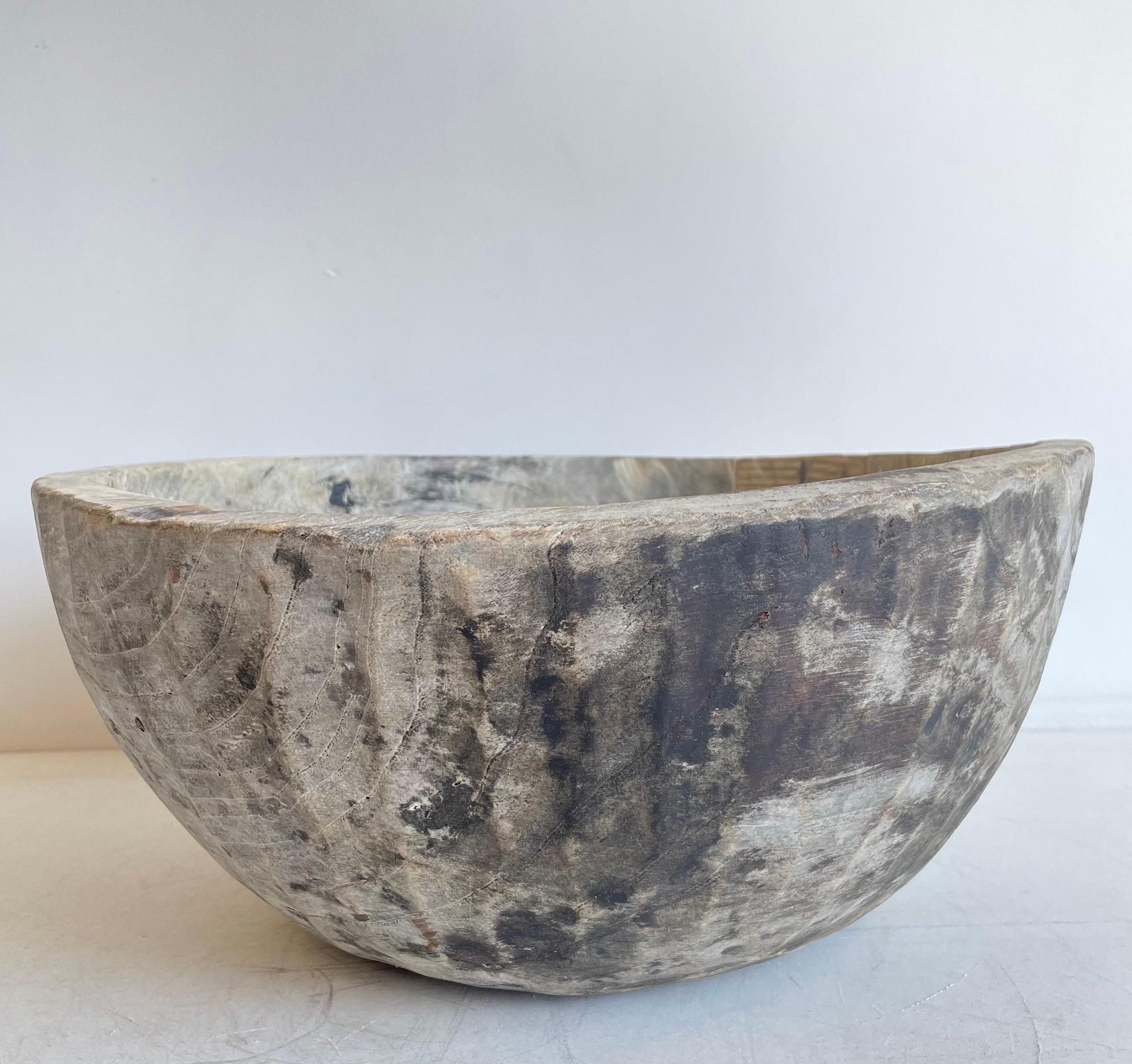 Medium Size Vintage Wood Decorative Bowl In Good Condition In Brea, CA