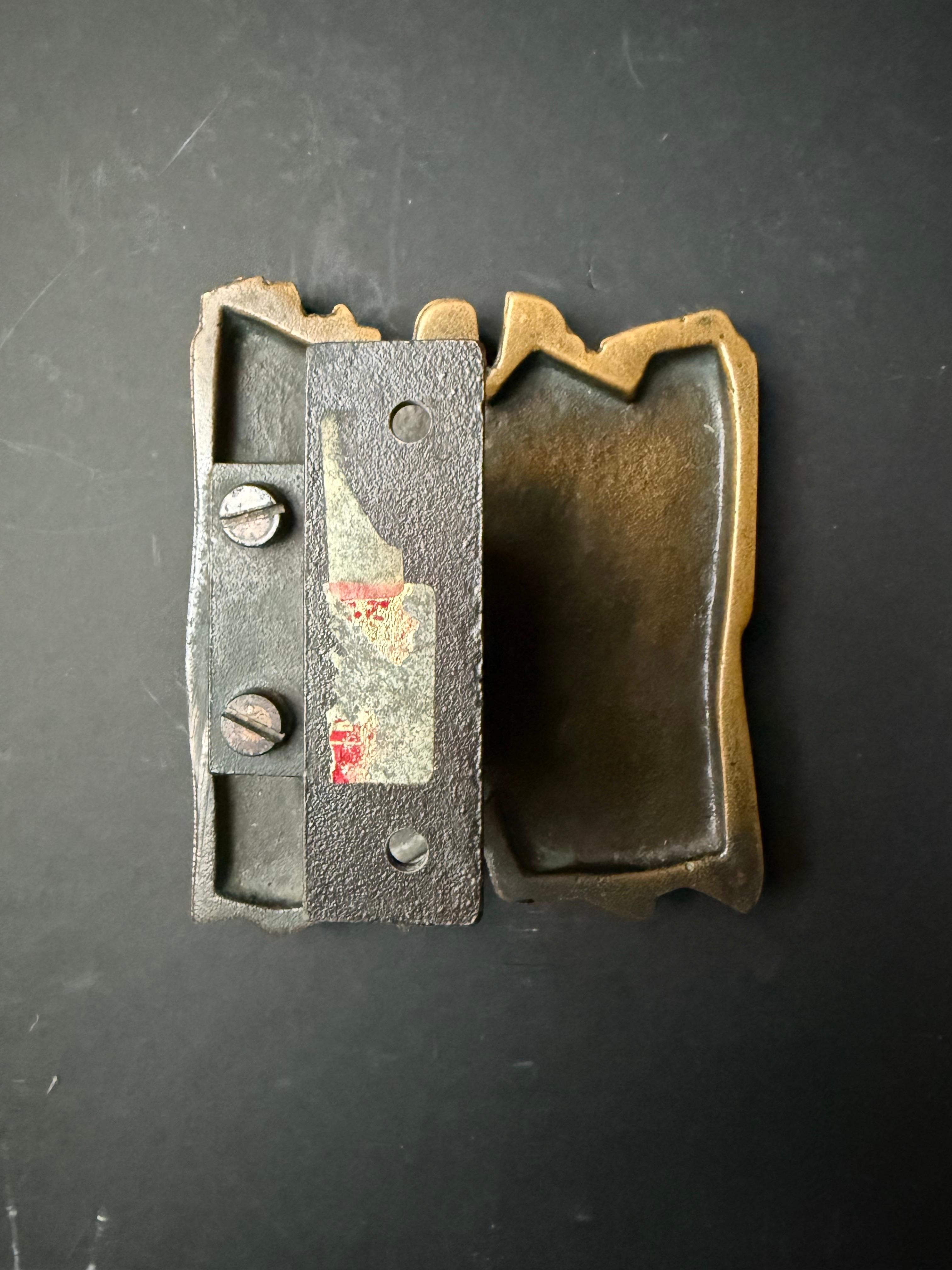 Medium-Sized Bronze Door Handle with Bark or Rock Pattern II For Sale 1