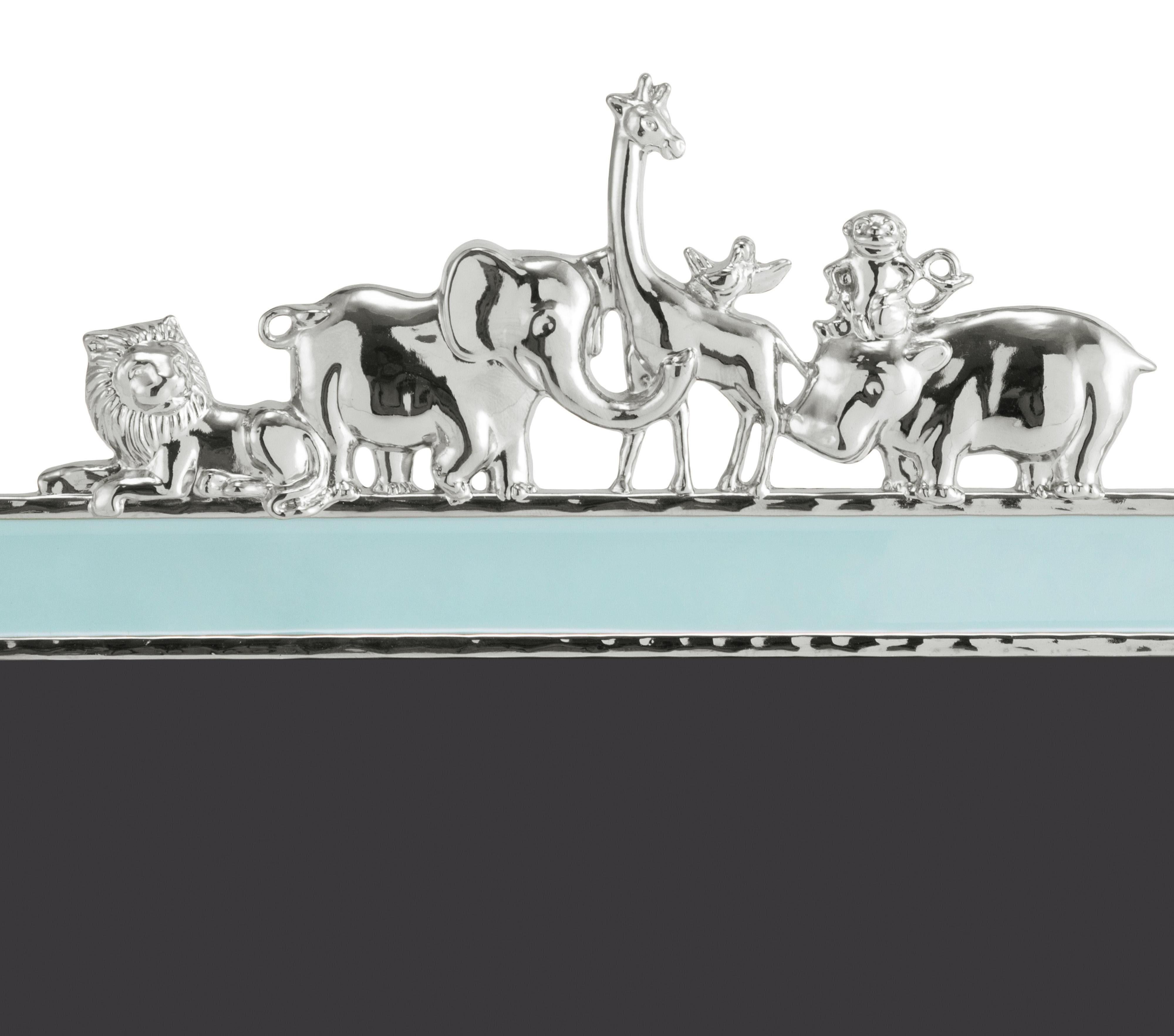 Savannah animal photo frame with light blue border, silver metal and enamel, medium size model.


Share adventurous moments with friends and family with this captivating animal photo frame. Made from silver metal and enamelled in light blue, this