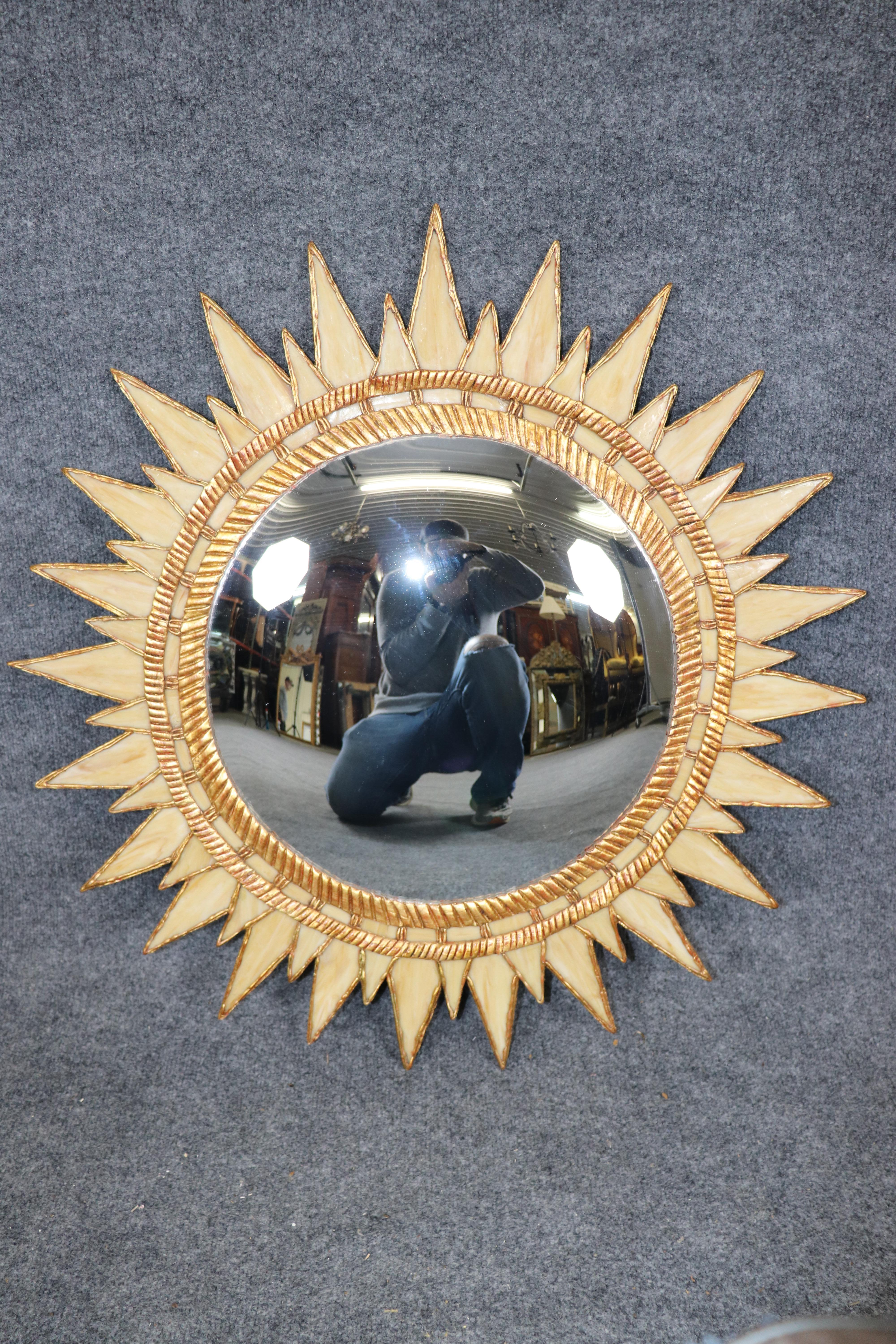 Medium Sized Slag Glass Italian Gilded Sunburst Sun Burst Convex Mirror In Good Condition For Sale In Swedesboro, NJ
