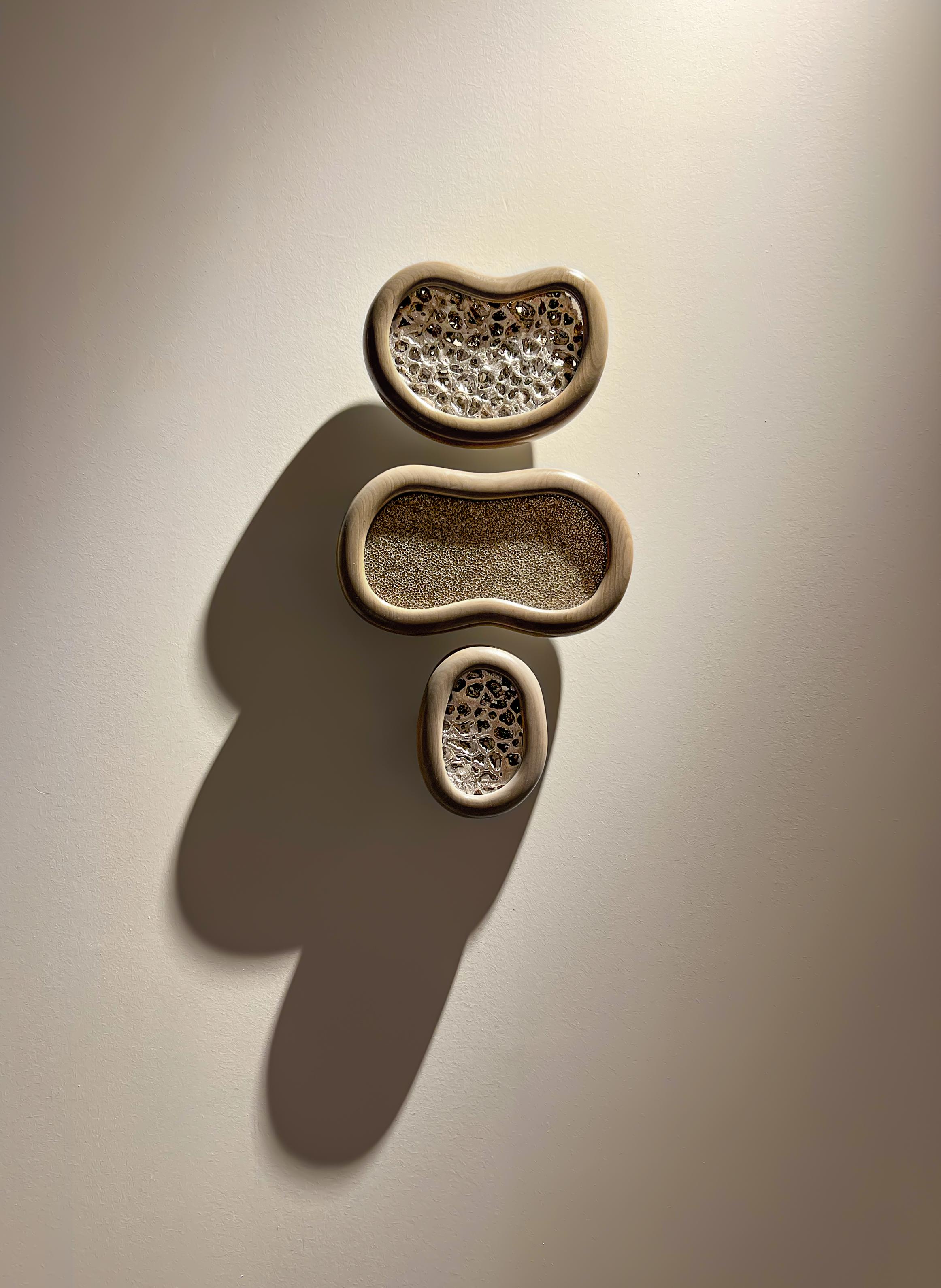Mittelgroße Spore von Yonathan Moore, vertreten von Tuleste Factory (21. Jahrhundert und zeitgenössisch) im Angebot
