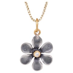 Halskette mit Blumen-Charm-Anhänger aus Sterlingsilber mit Diamanten, 24 Karat Gold