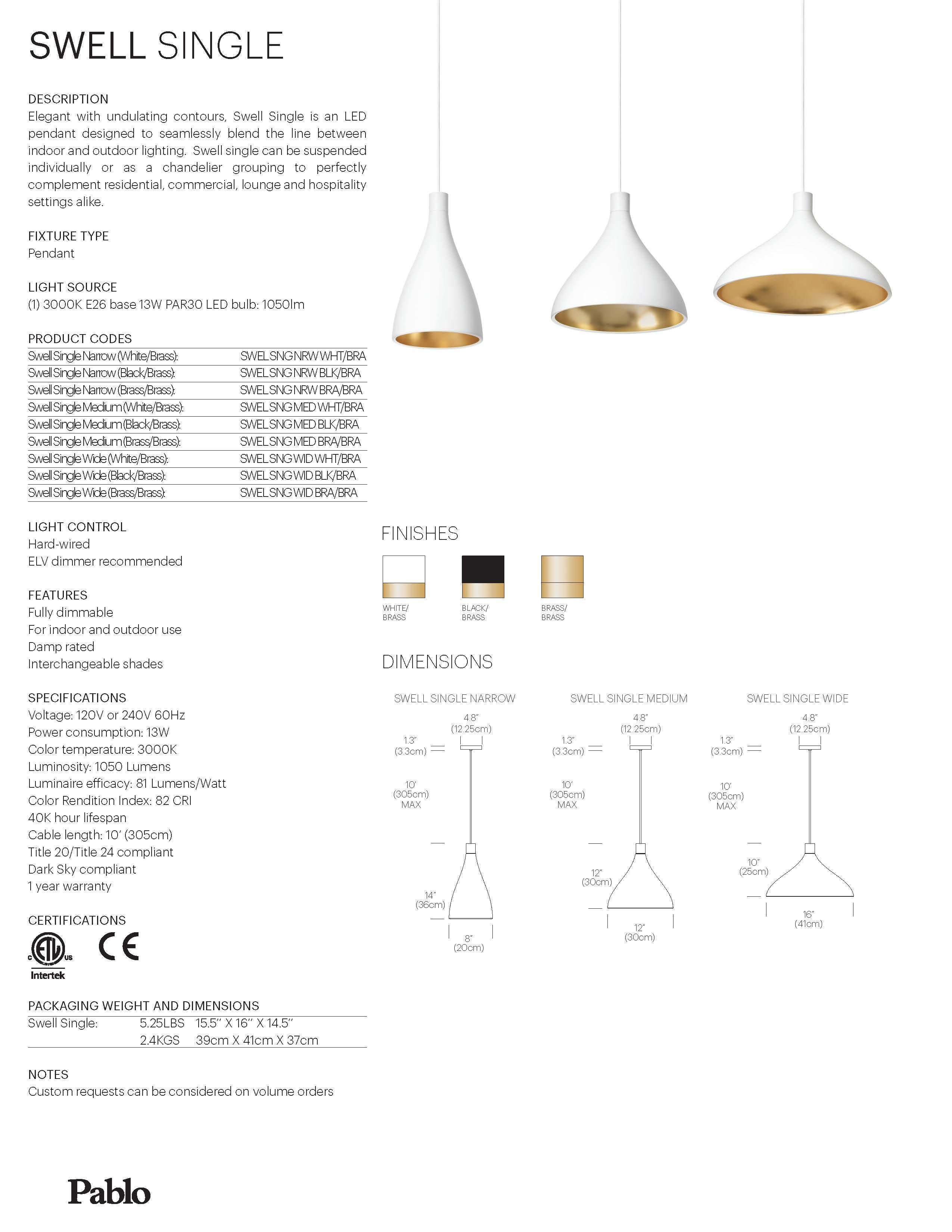 Américain Lampe à suspension Swell de taille moyenne en blanc et laiton par Pablo Designs en vente