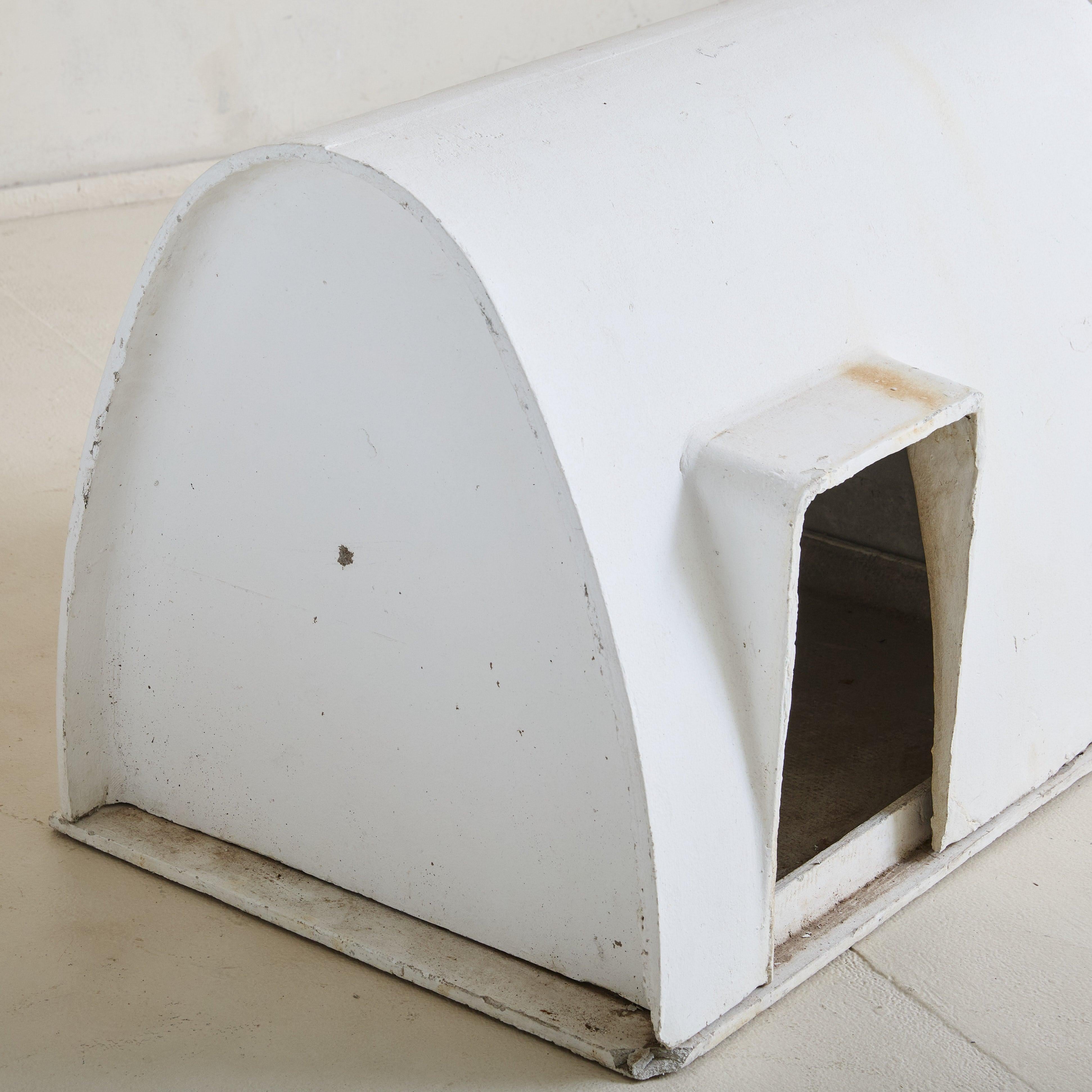 Mid-Century Modern Medium Swiss White Concrete Dog House by Willy Guhl for Eternit, 1960s For Sale