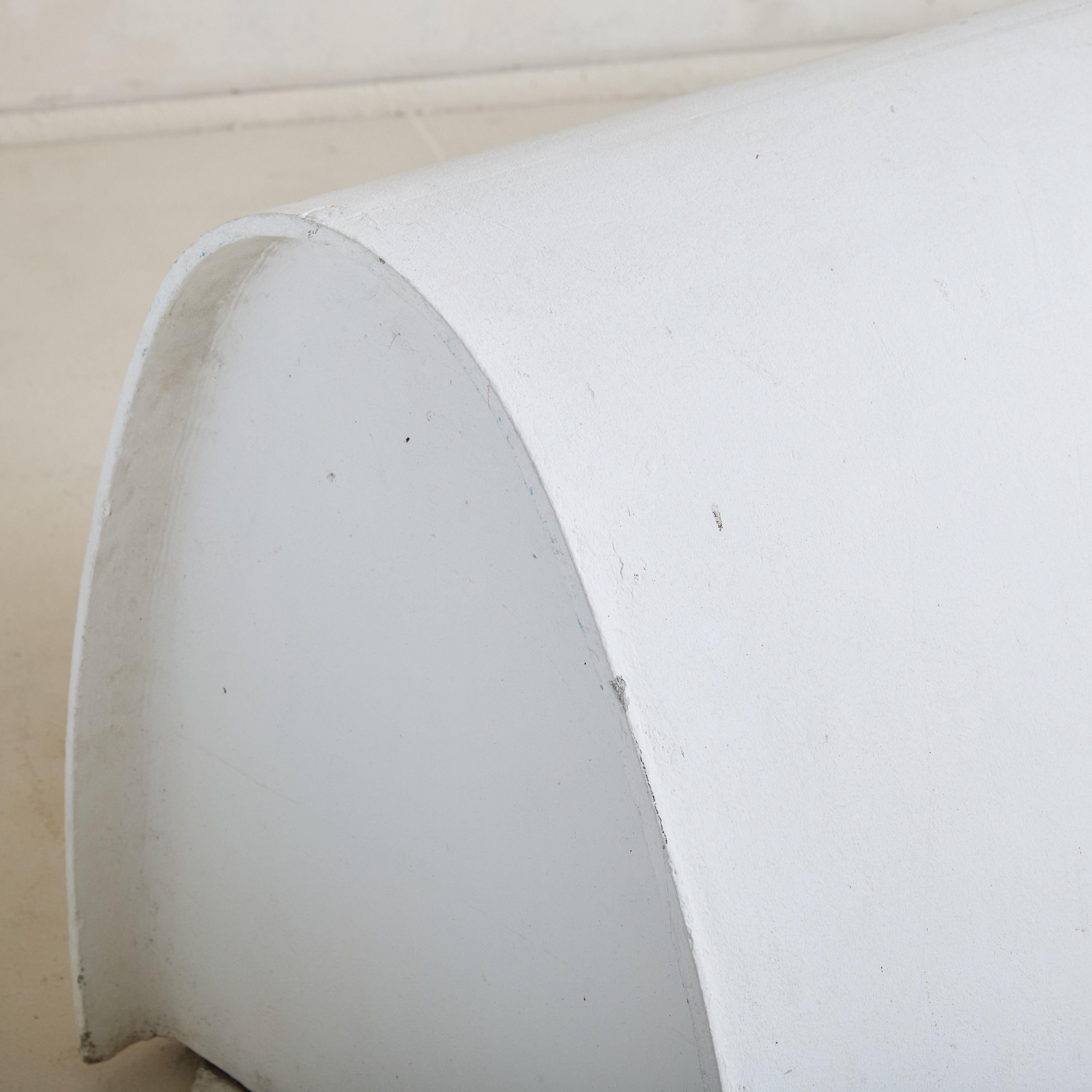Medium Swiss White Concrete Dog House by Willy Guhl for Eternit, 1960s For Sale 3