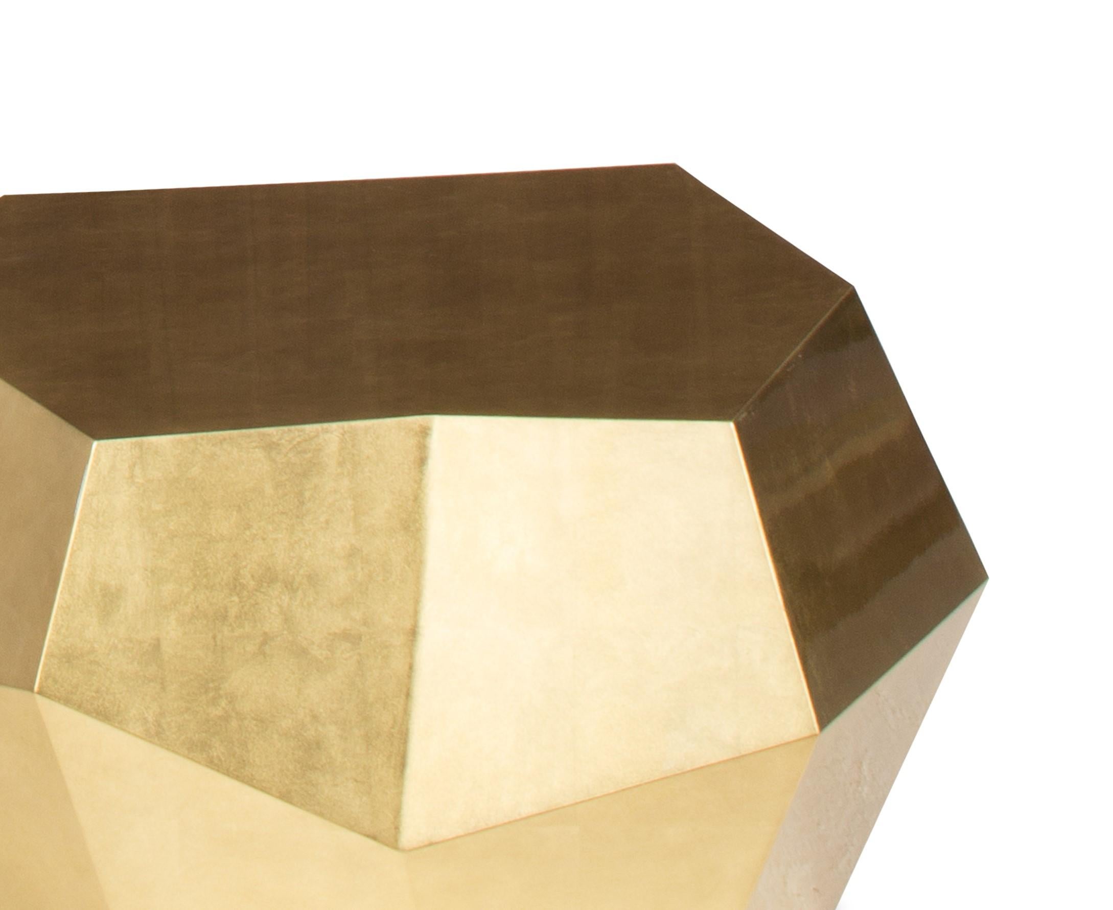 Postmoderne Table basse moyenne Three Rocks Gold Leaf d'InsidherLand en vente