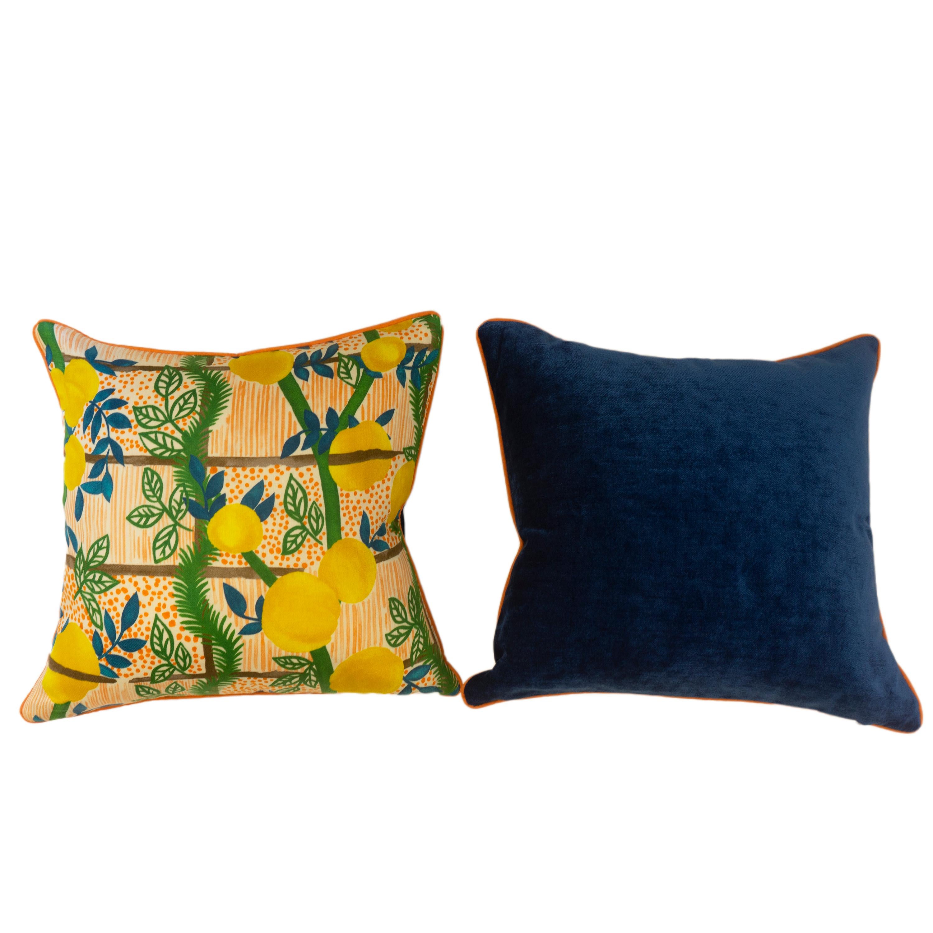 Medium Throw Pillows with Lemon Print In Excellent Condition In Greenwich, CT