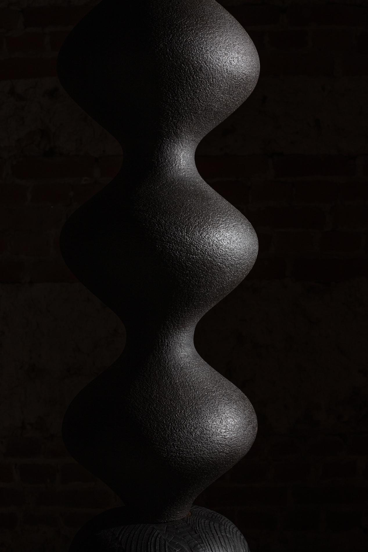 Tótem mediano de carbono de Maxence De Bagneux en venta 8